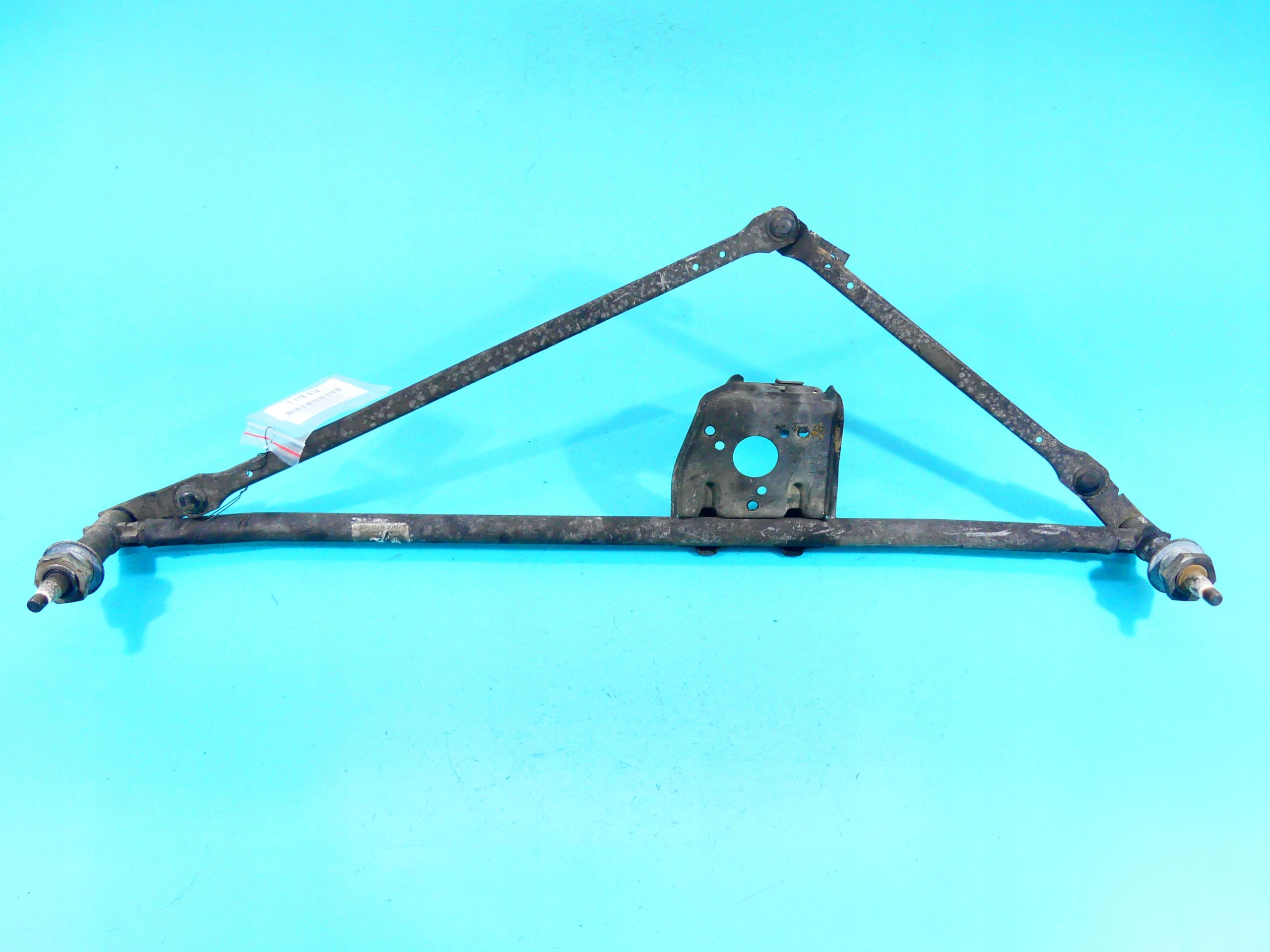 Трапеция стеклоочистителя ивеко дейли. Щетка стеклоочистителя ивеко дейли. Рычаг стеклоочистителя ивеко дейли 504086799. Трапеция дворников ивеко дейли. Трапеция ивеко дейли.