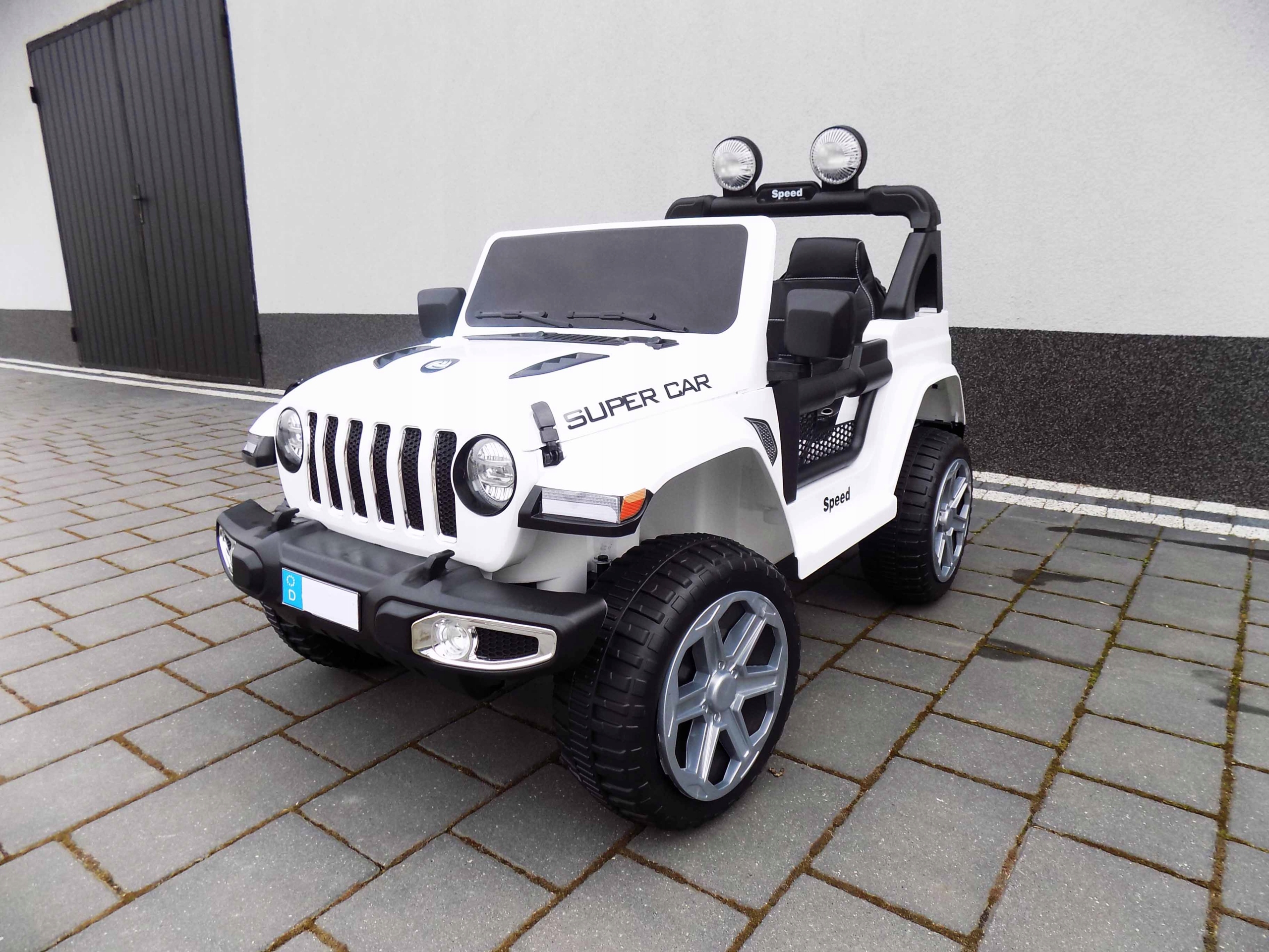 DUŻY JEEP 4X4 AUTO NA AKUMULATOR KLUCZYK BUJAK Kod producenta JJ245
