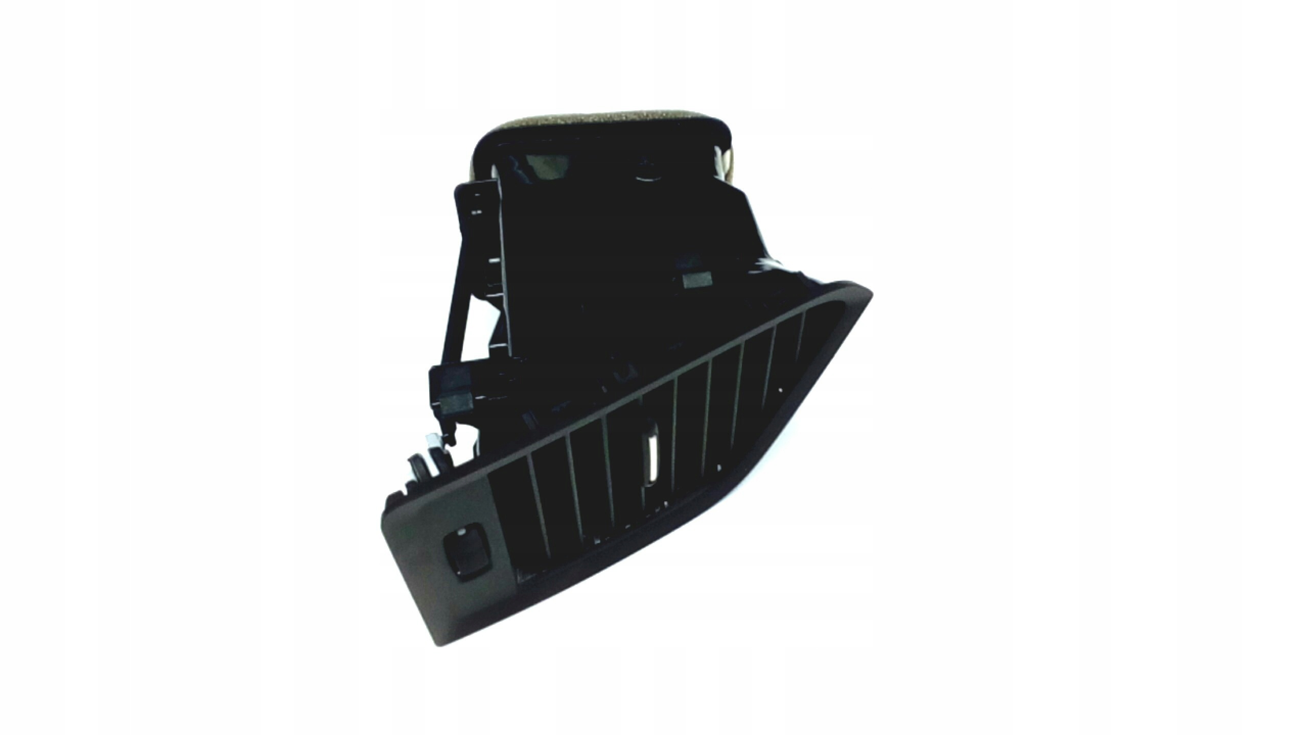 39857377 - VOLVO XC60 левая вентиляционная решетка с панели гл. OE 39