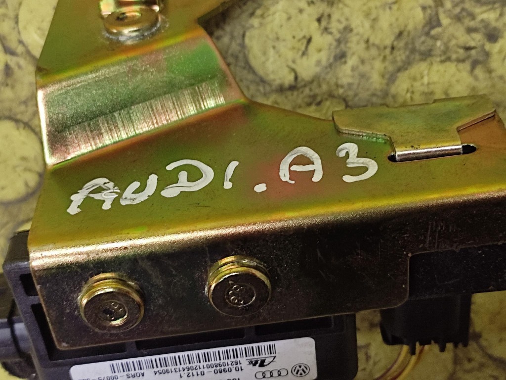 AUDI A3 8L Sensor ESP 1J0907657B