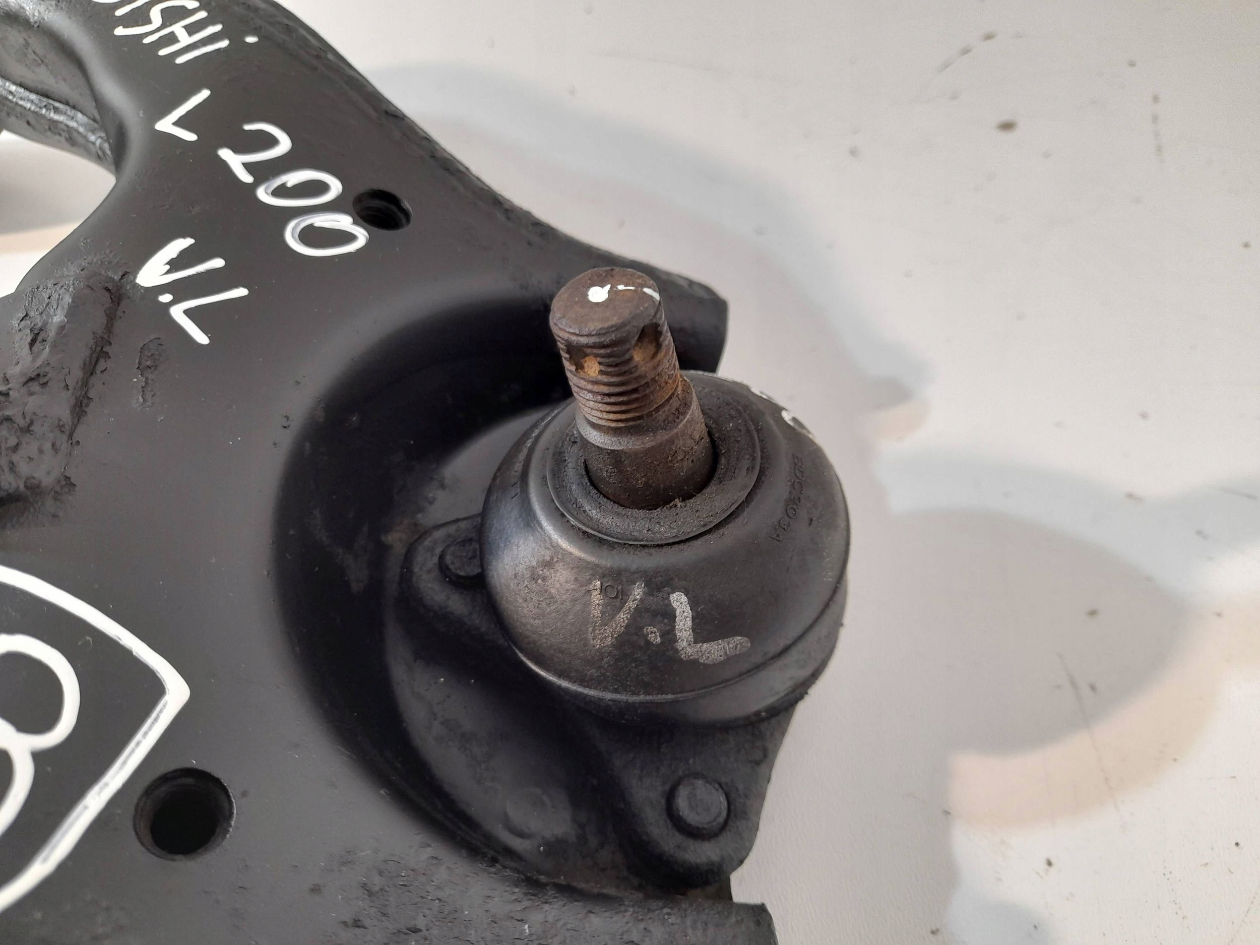 Mitsubishi L200 arm front left (33)