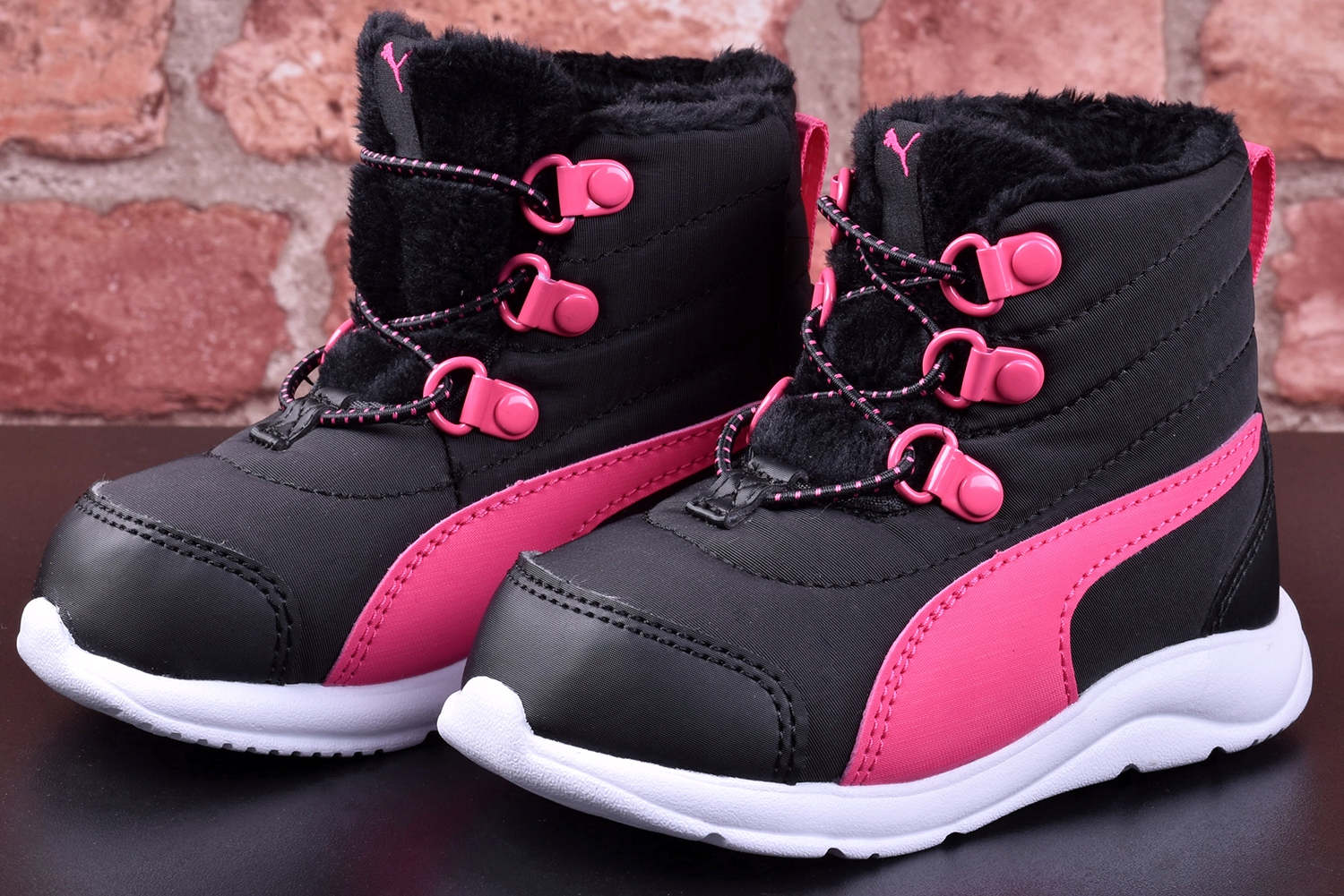 Buty Dziecięce Śniegowce PUMA Fun Racer ocieplane cieplutkie kożuszek r.25 Kolor czarny