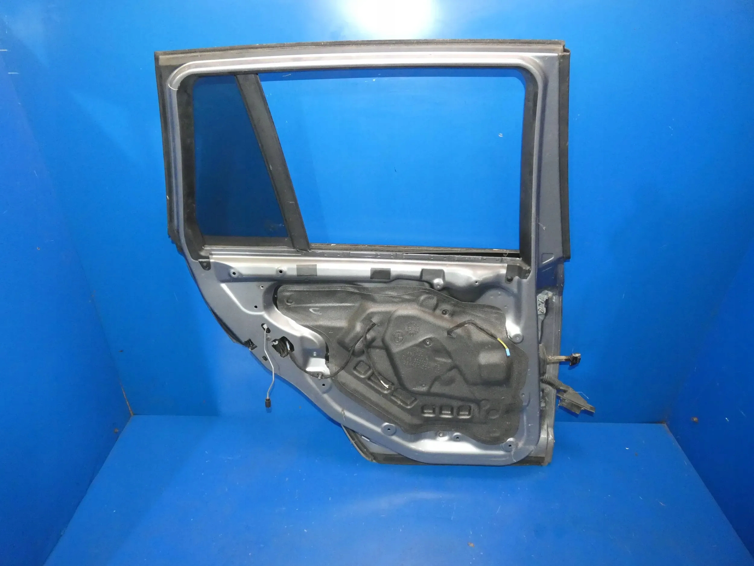 BMW X3 E83 door left rear part rear. left STAN as for FOT complete