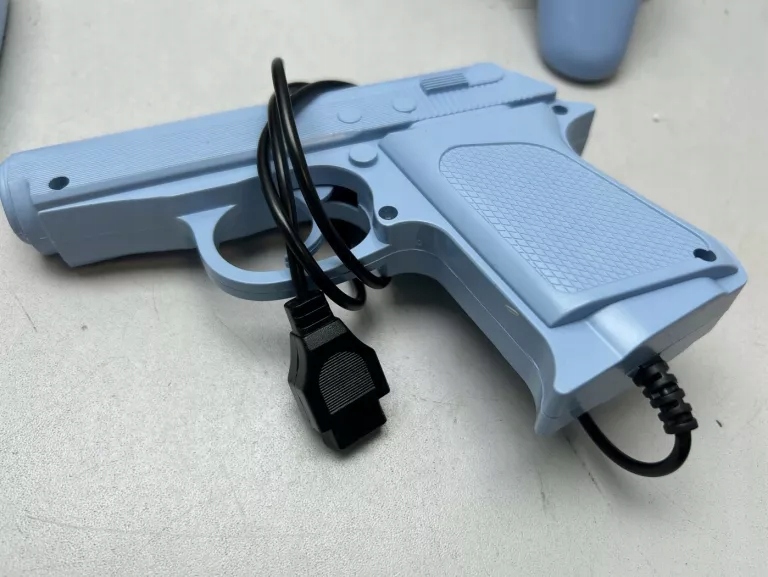 PISTOLET DO KONSOLI PEGASUS POLYSTATION WTYK 9 WYJĘTY Z ORYGINALNEGO OPAKOW