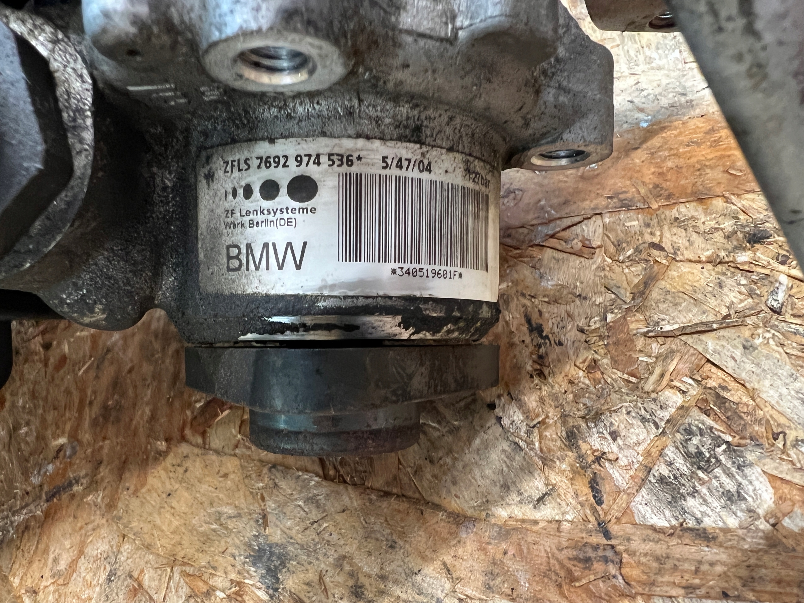 servo pump BMW X3 E83 2,0D 127 BAR 7692974536