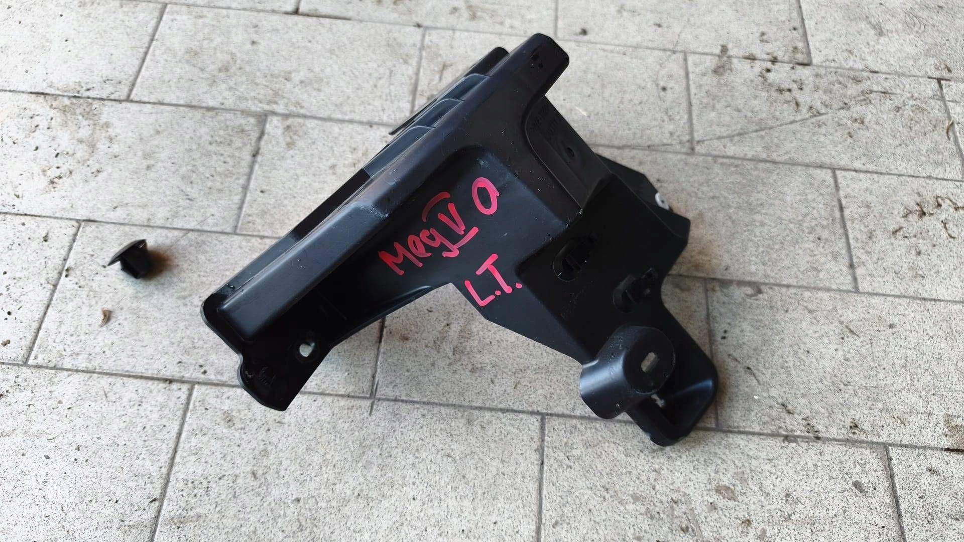 bumper bracket of the rear rear part side left Renault Megane E-Tech 850459835R