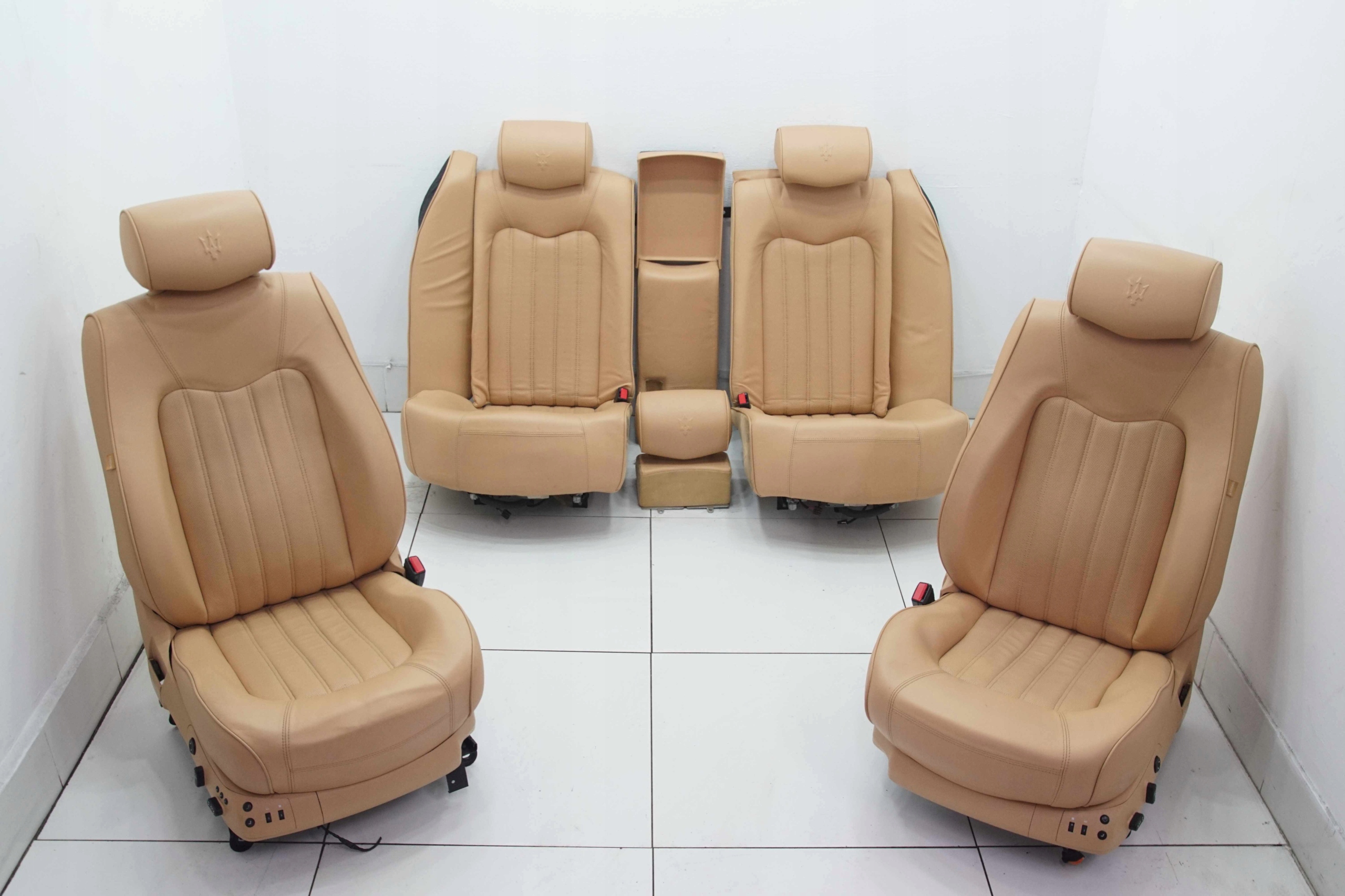 СИДІННЯ СИДІННЯ SKORA MASERATI QUATTROPORTE В