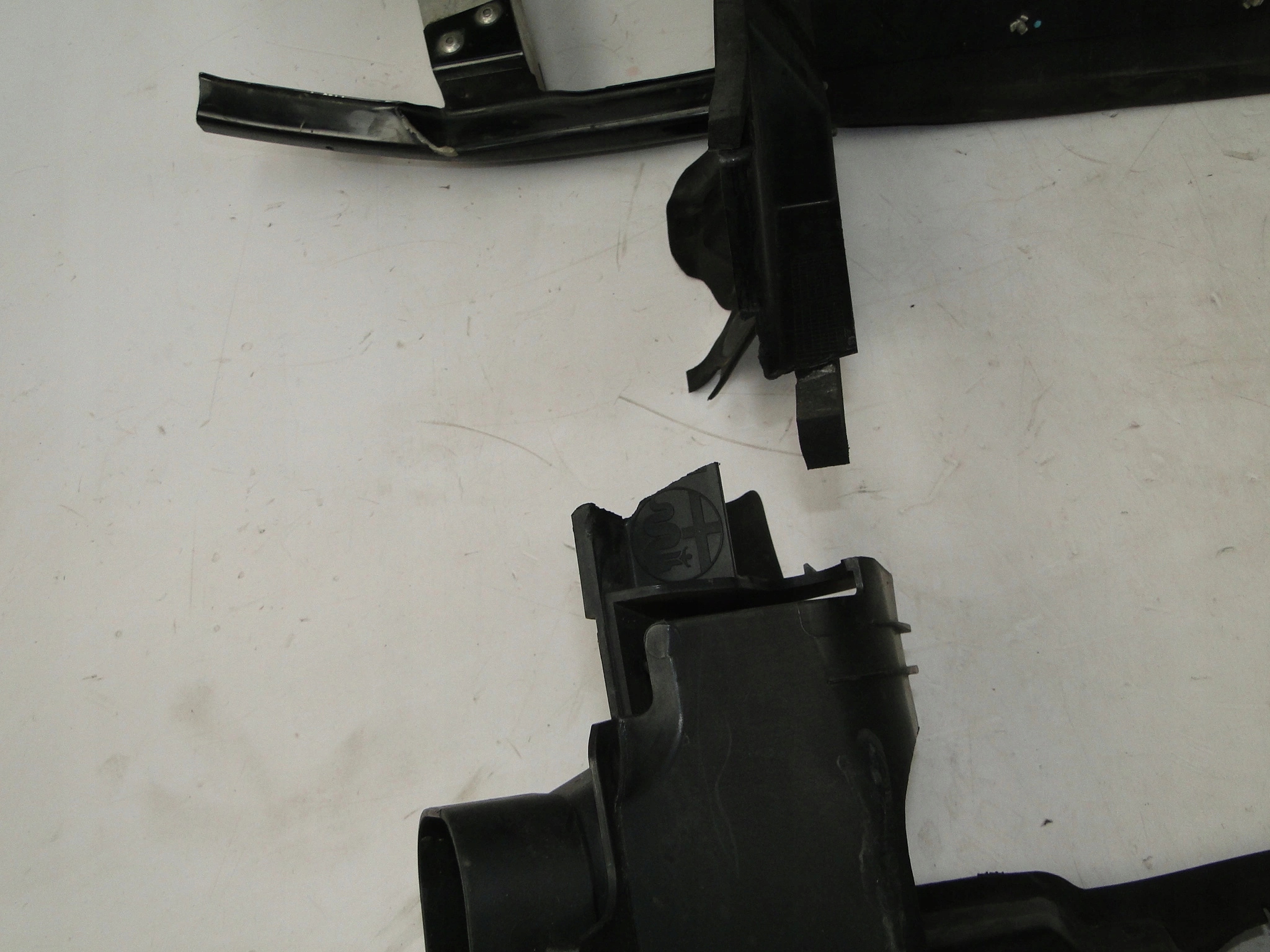 PAS PRZEDNI ALFA ROMEO GIULIA 2.2D 2WD 2016R. Typ samochodu Samochody osobowe