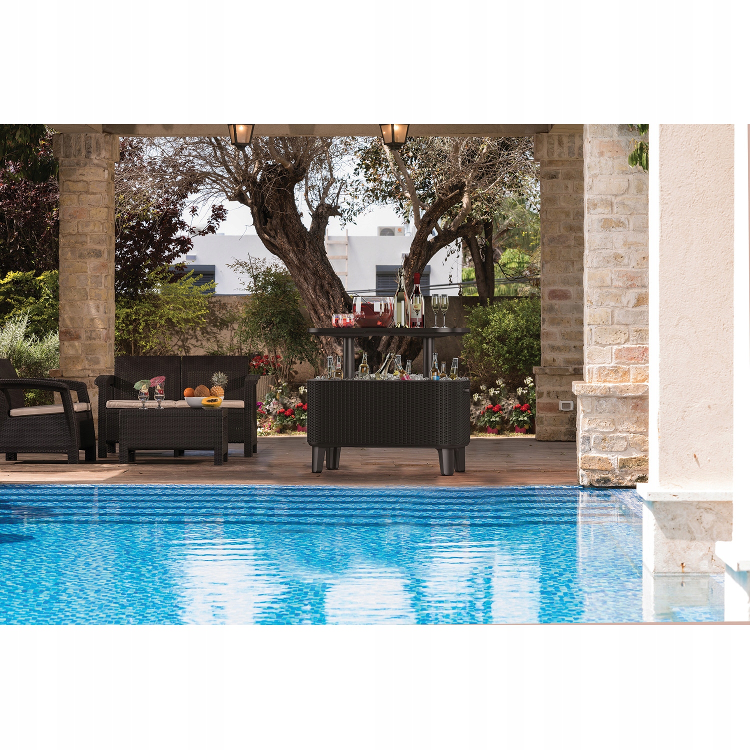 Barek ogrodowy stolik z lodówką 2w1 Bevy Cool Bar Rodzaj mobilny