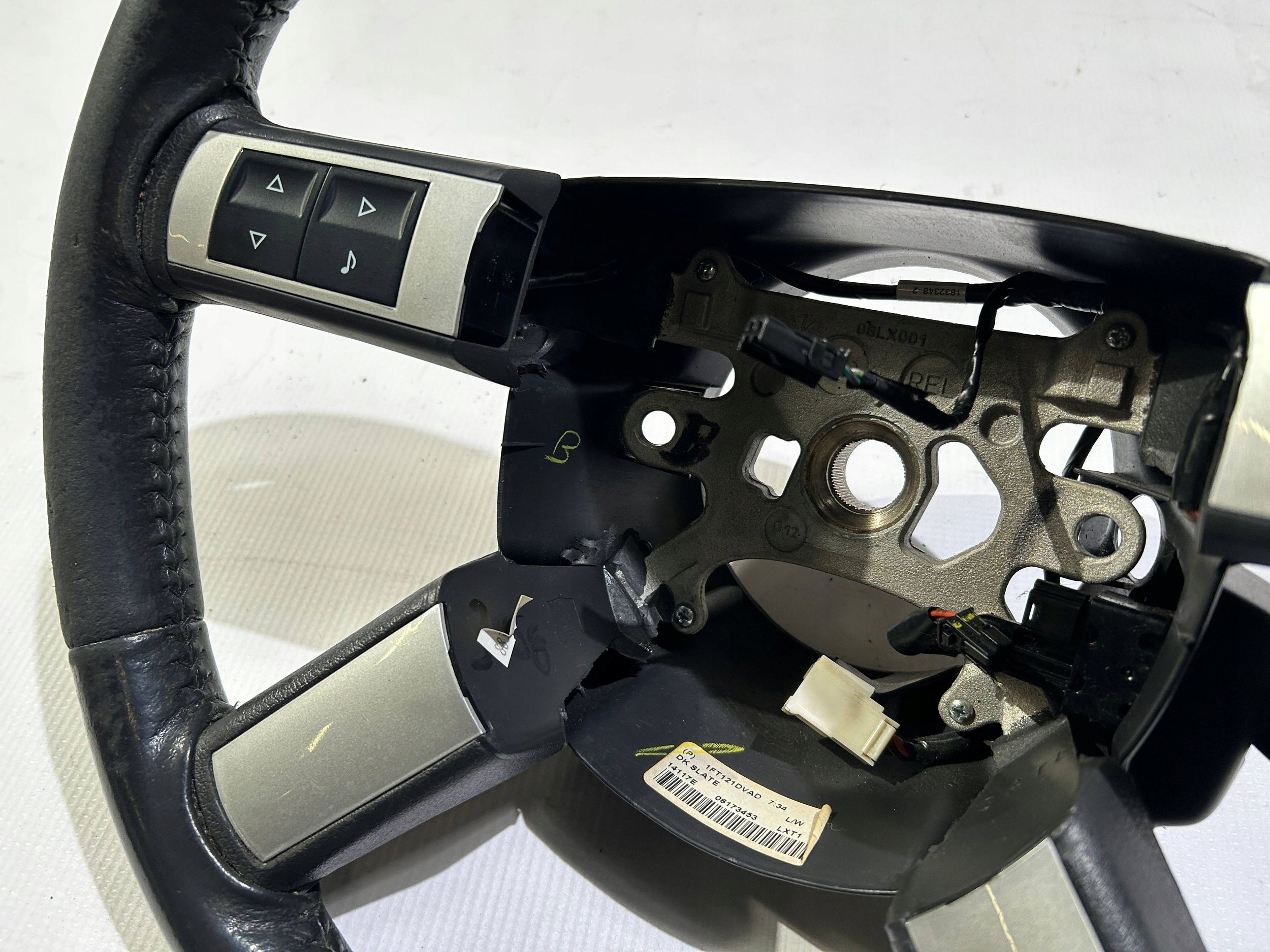 steering wheel, leather Dodge Challenger SRT8 2008r
