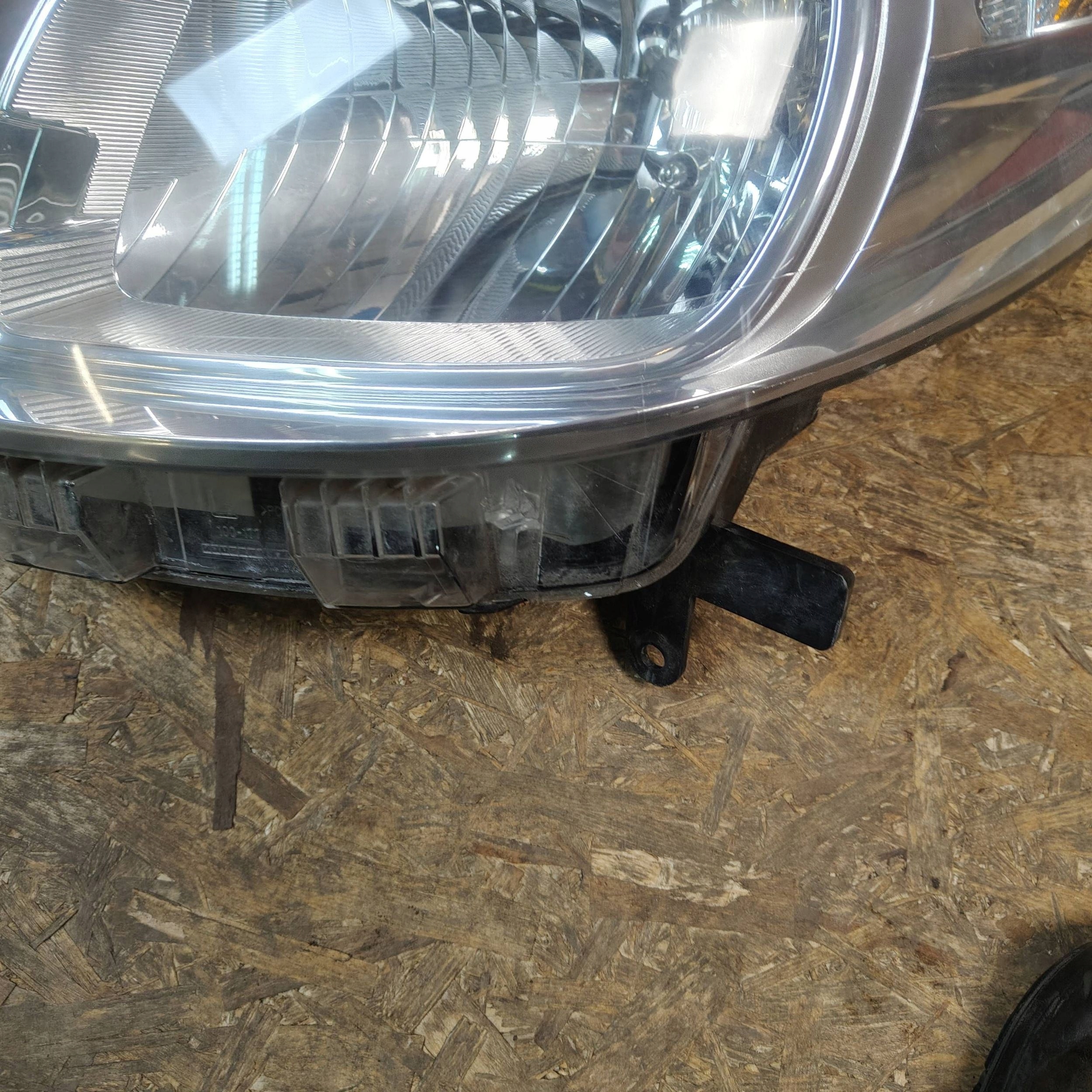 Reflektor front side left Renault Kangoo II 260607383R
