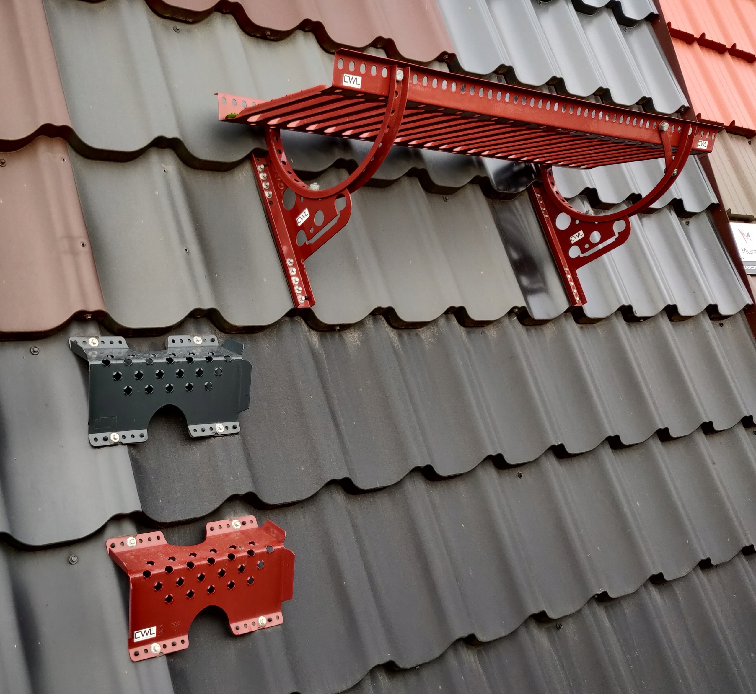 Stopień kominiarski do blachodachówek blach czarny Marka CWL