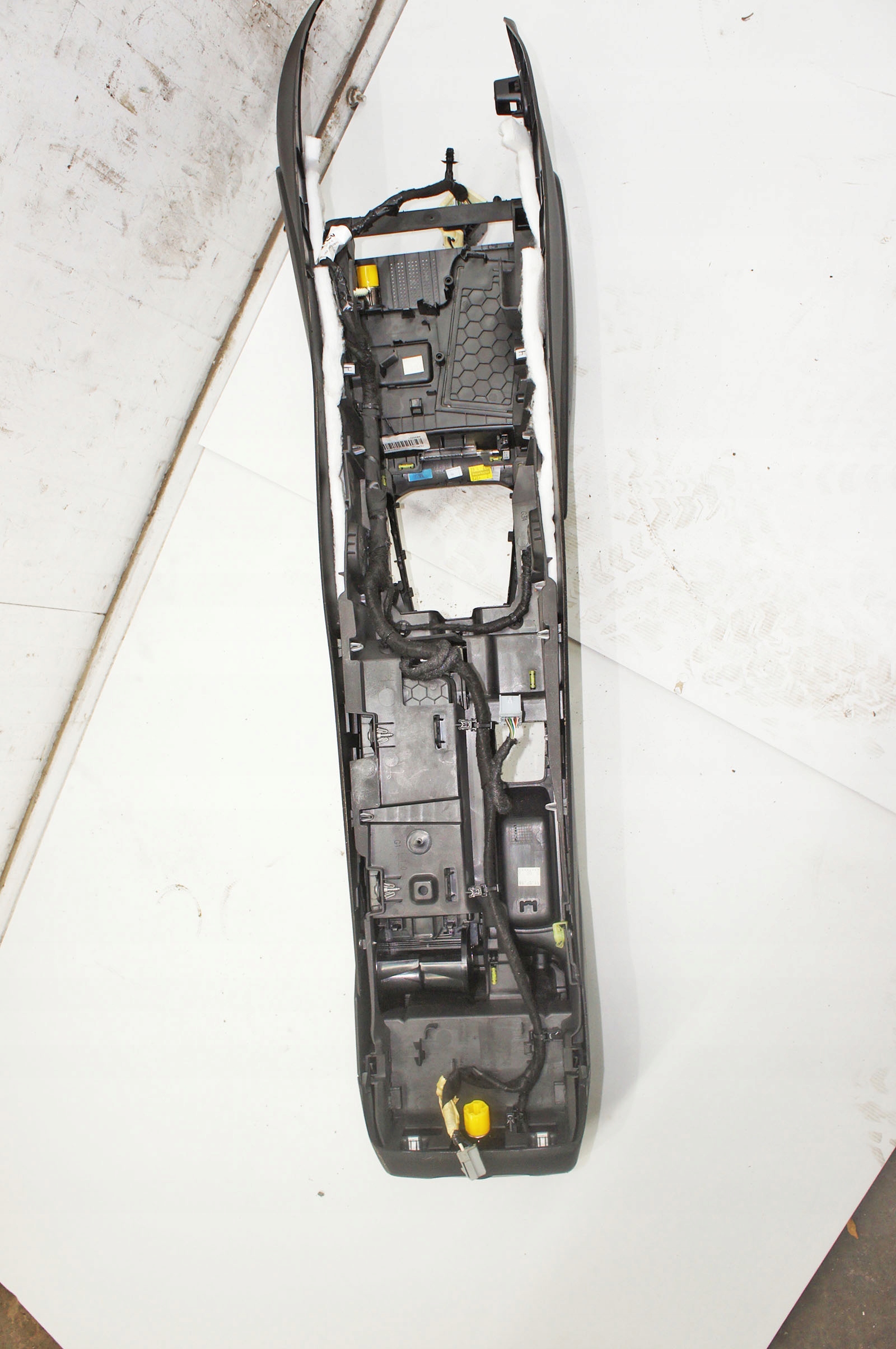 SF212 FORD Focus MK4 ^ тунель середина