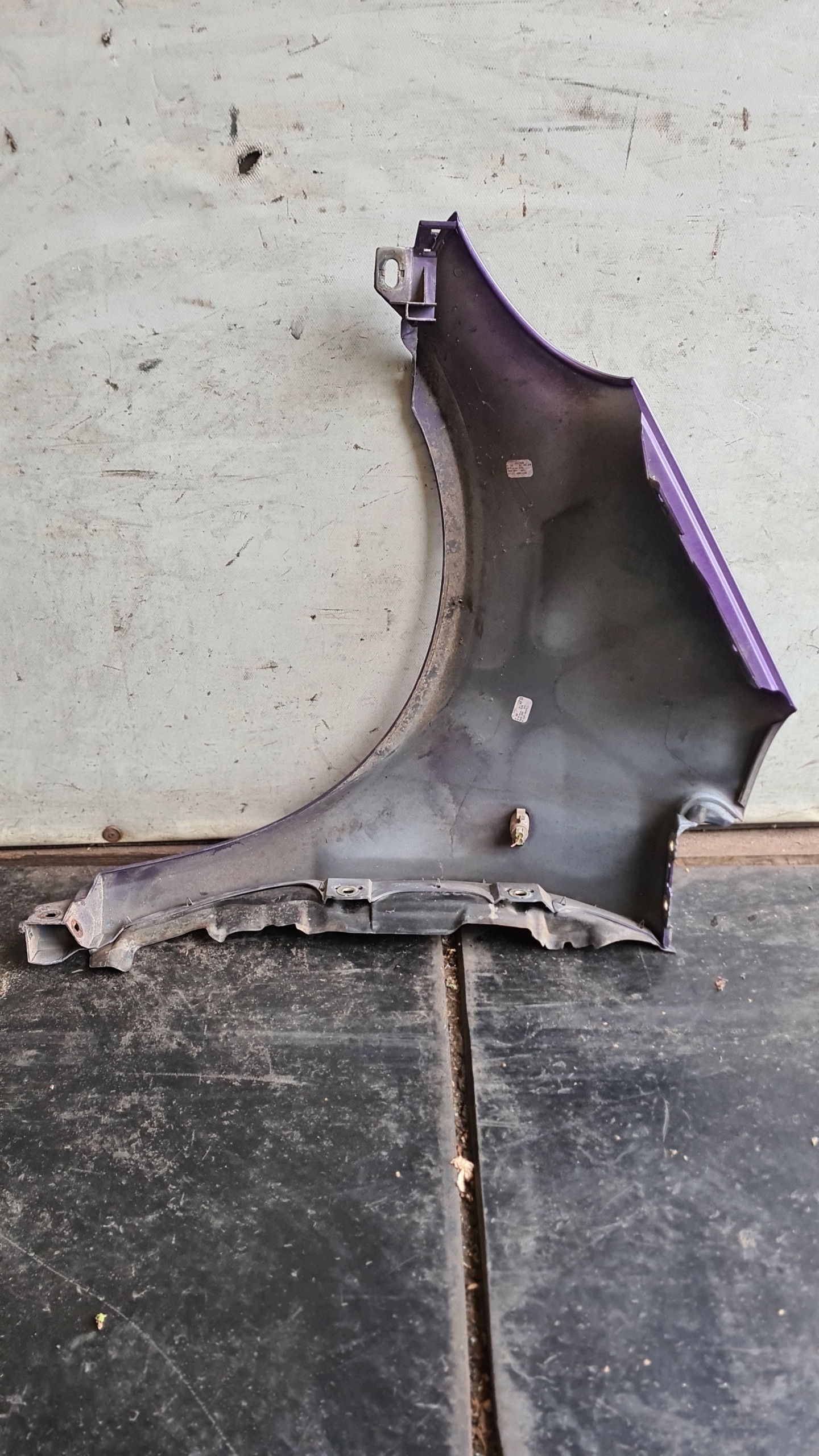 Mercedes A160 fender front right 370