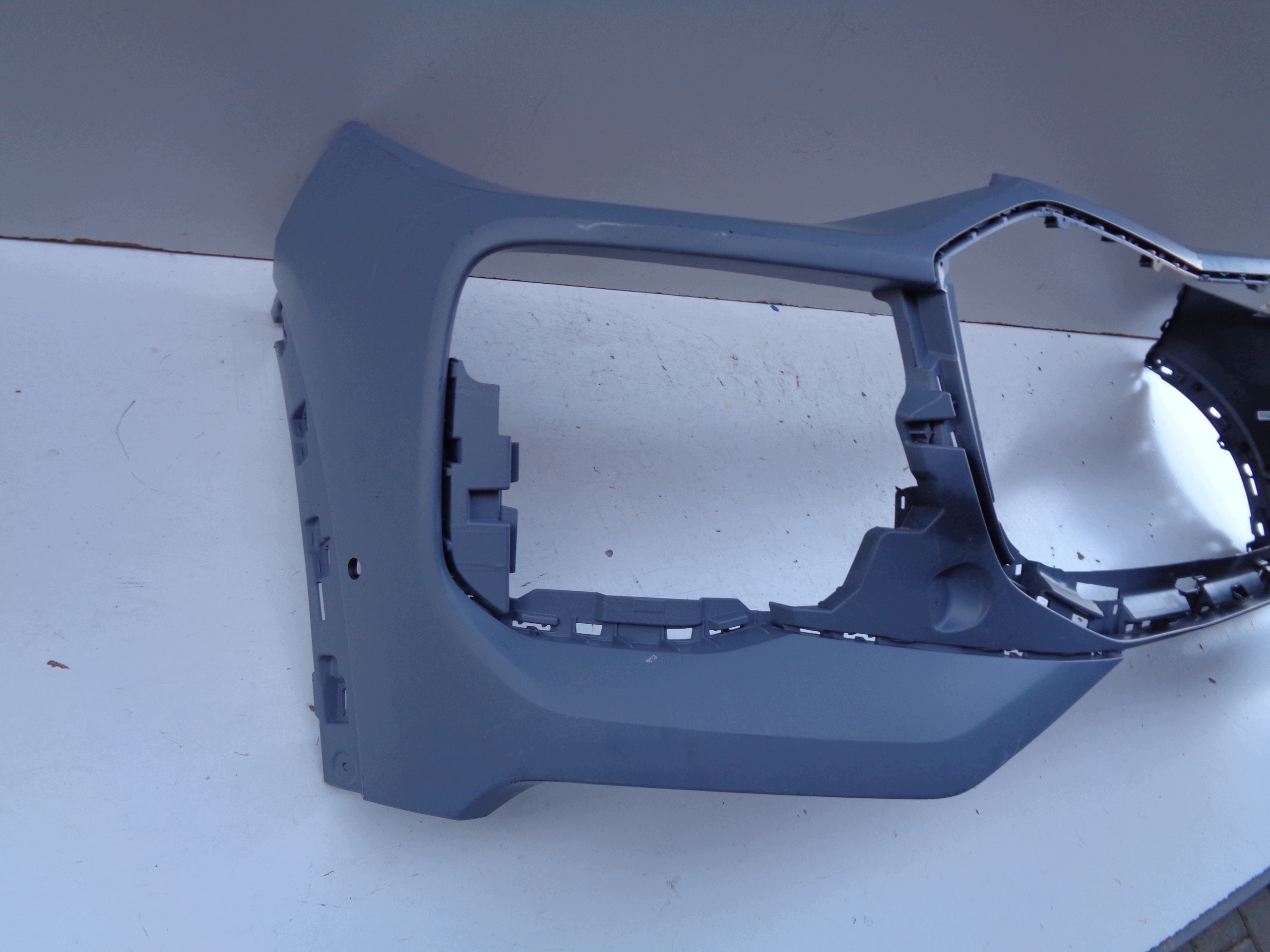 NO-WY-- front bumper AUDI Q6 E-TRON 85H NR 54055