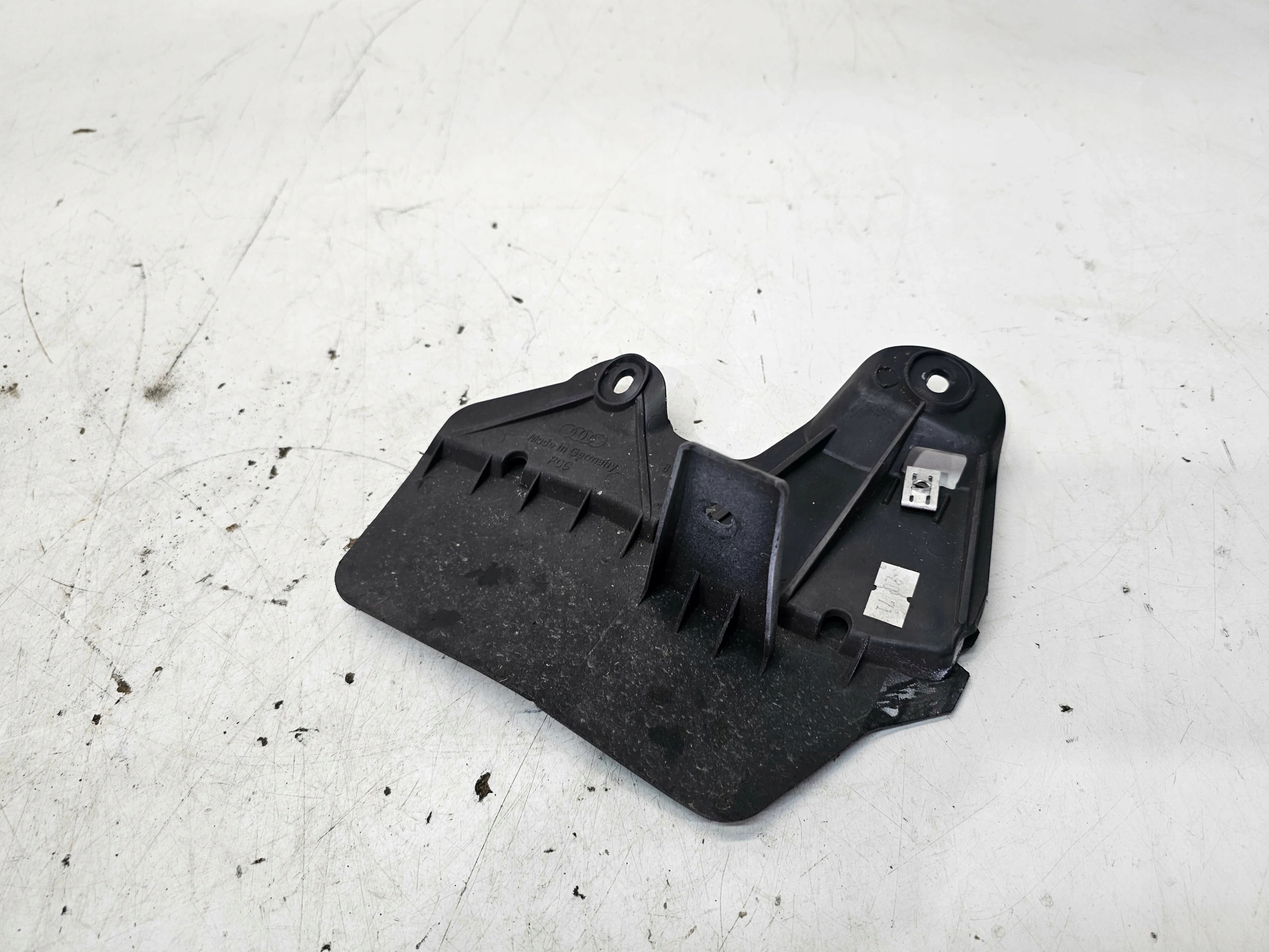 mudguard flap SPOJLERA left rear part AUDI A3 8Y 8Y0853833B