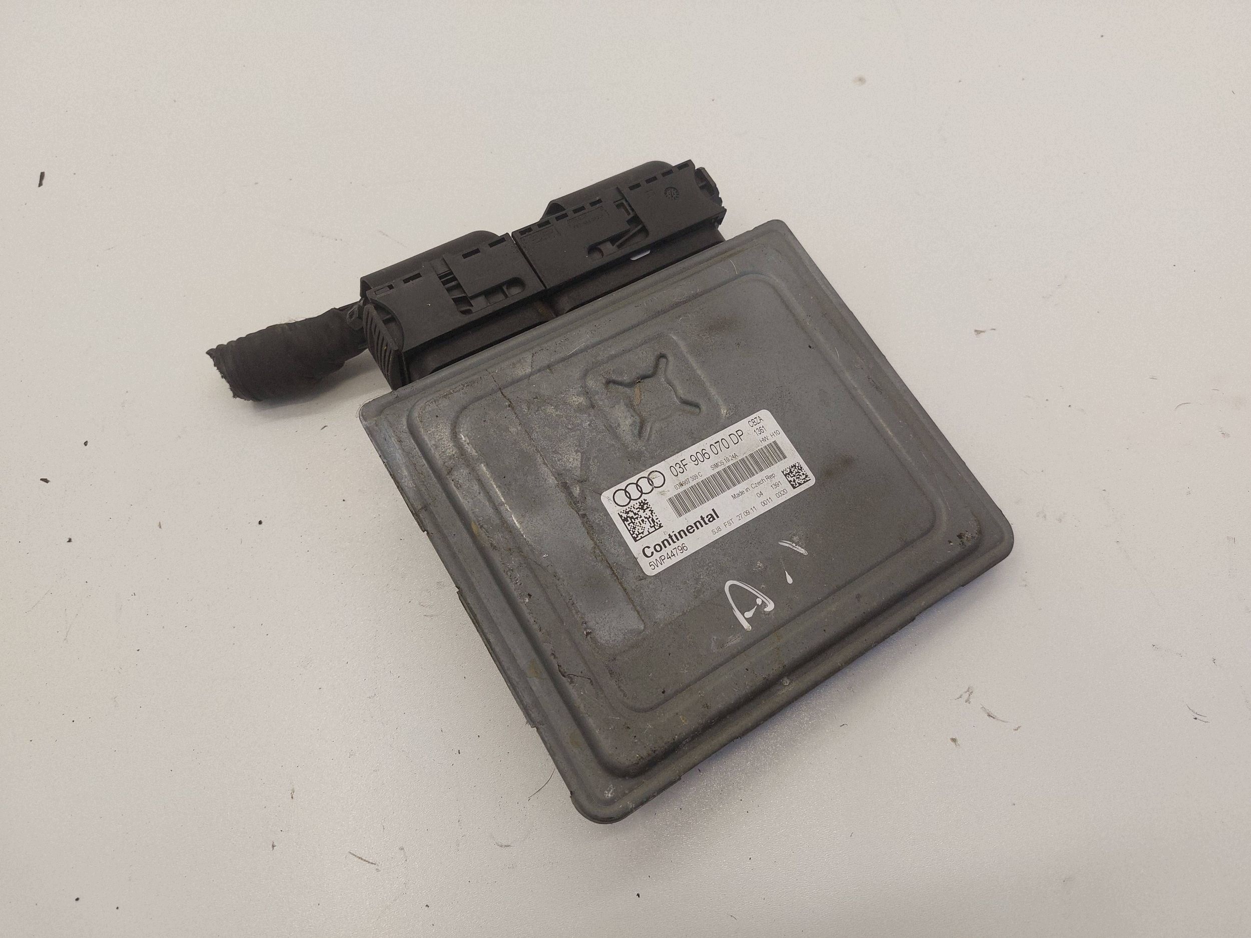 VW SEAT SKODA AUDI 1.2 TSI computer control unit of the engine 03F906070DT