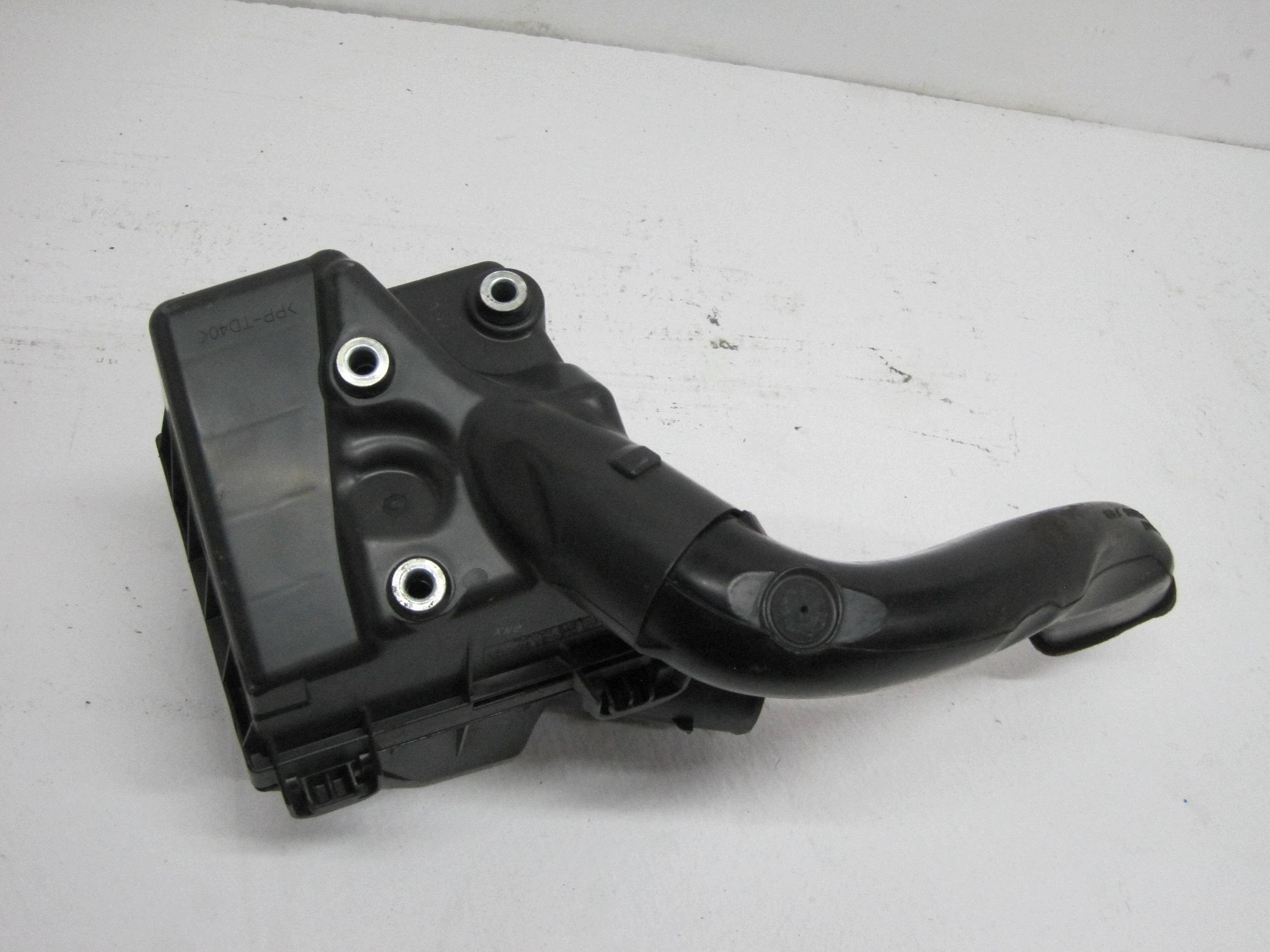 luftfiltergehäuse TOYOTA YARIS CROSS 17812-24020