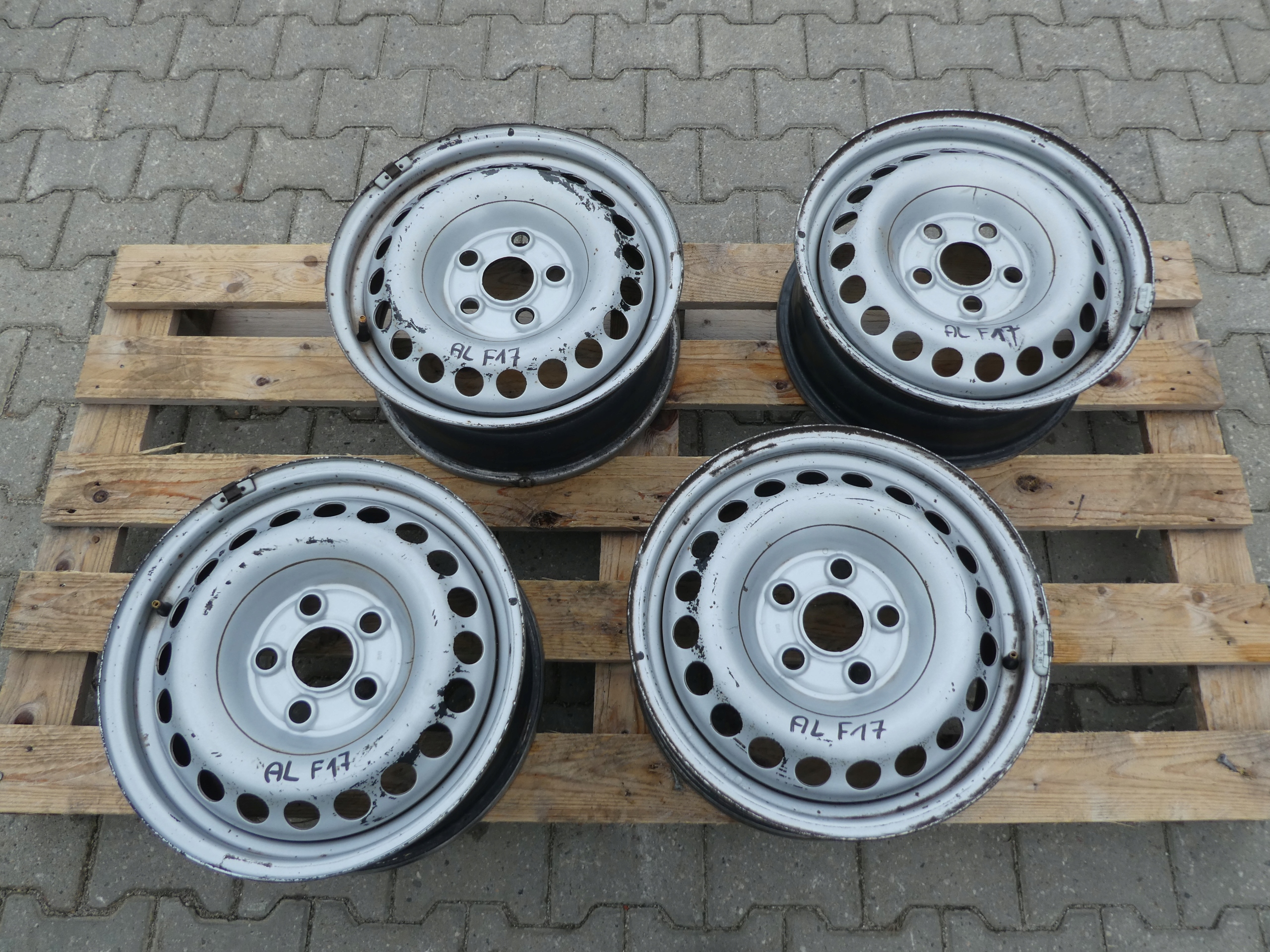 VW T5 CERCHI Ferro 7H0601027D 6.5JX16 ET51
