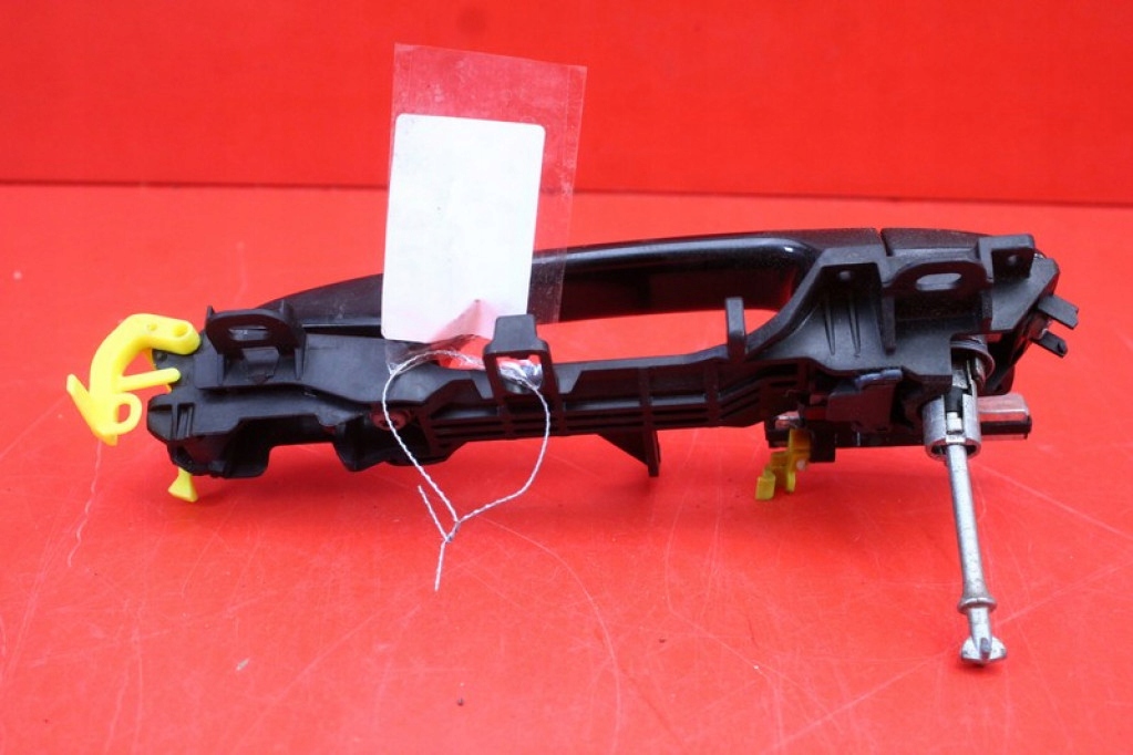 handle left front front black TOYOTA AVENSIS T27 09-11