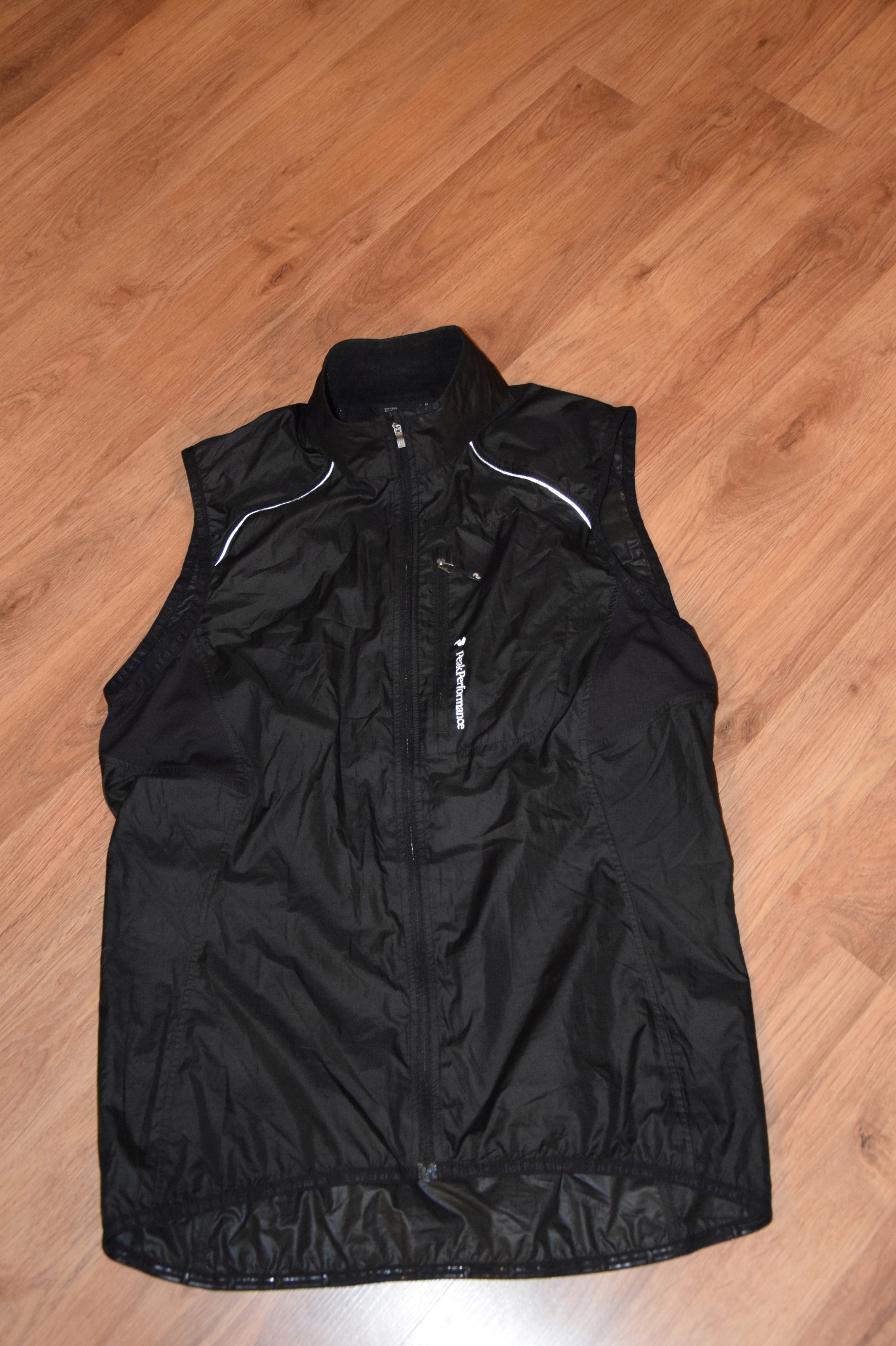 KAMIZELKA PEAK PERFORMANCE BIEGGA V R.M Kod producenta G40766005