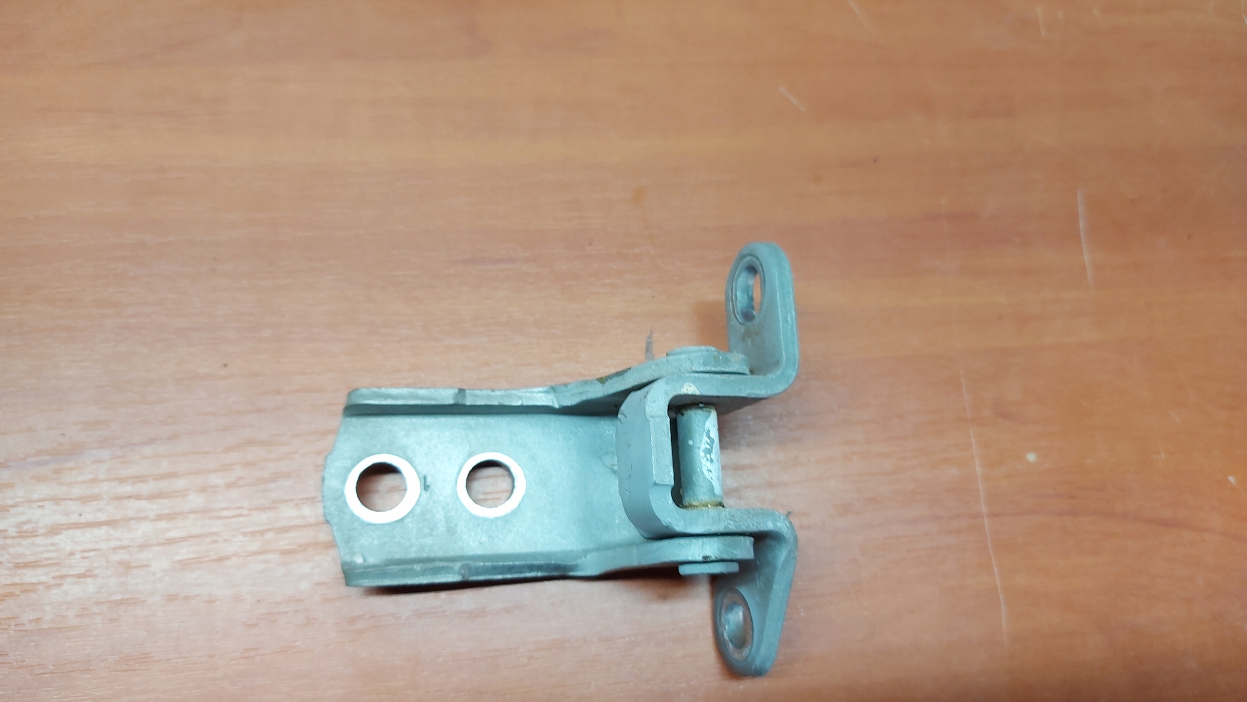 hinges hinge door right front TOYOTA AVENSIS T25 03