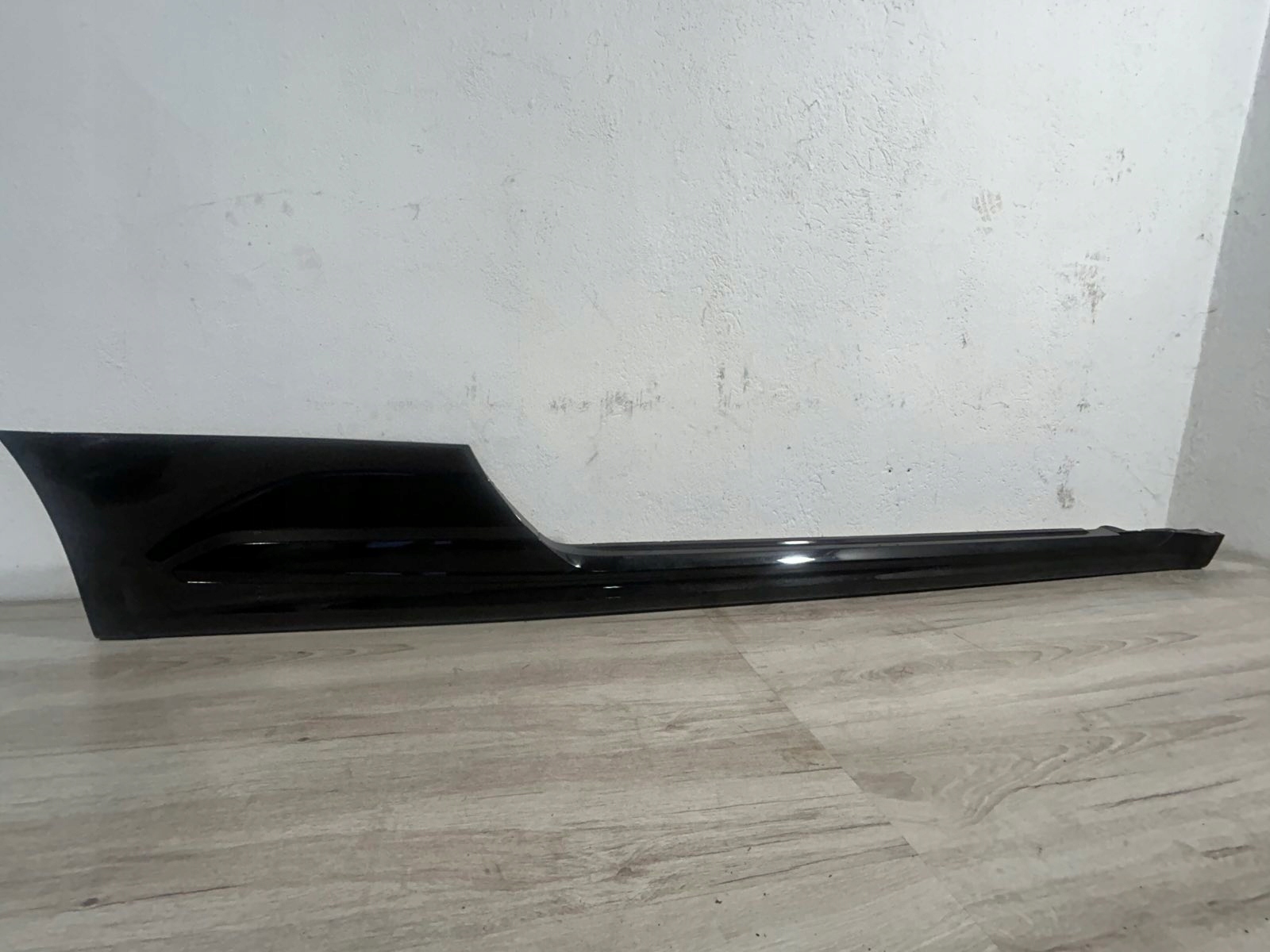 AUDI LISTWA PROGOWA 8WS853856B 8WS853856C PRAWA