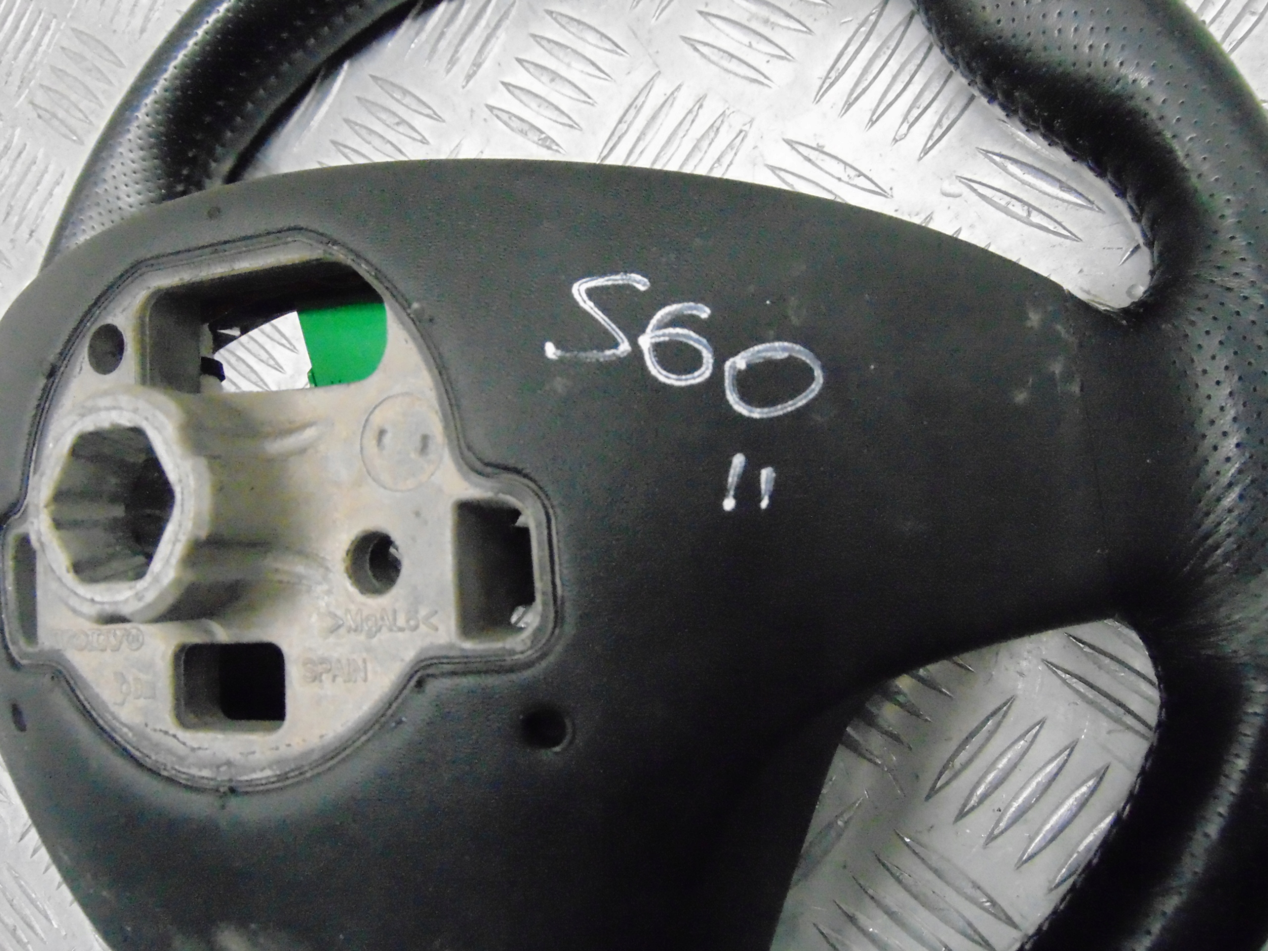 volvo S60 II руль