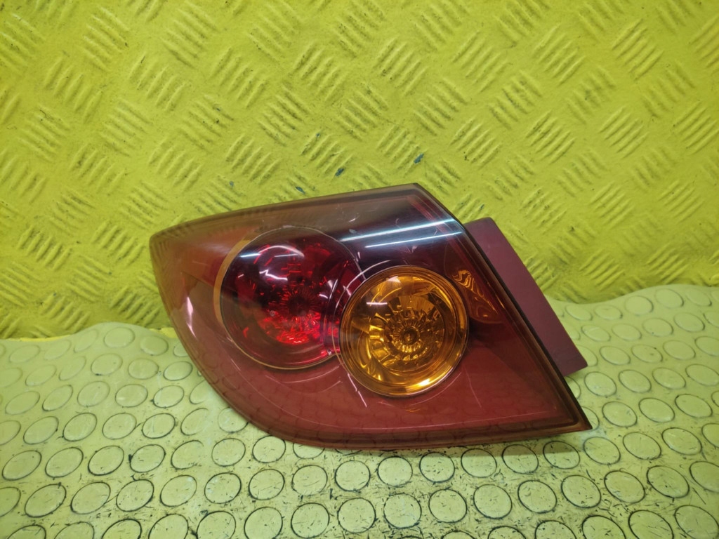 MAZDA 3 Licht links heck