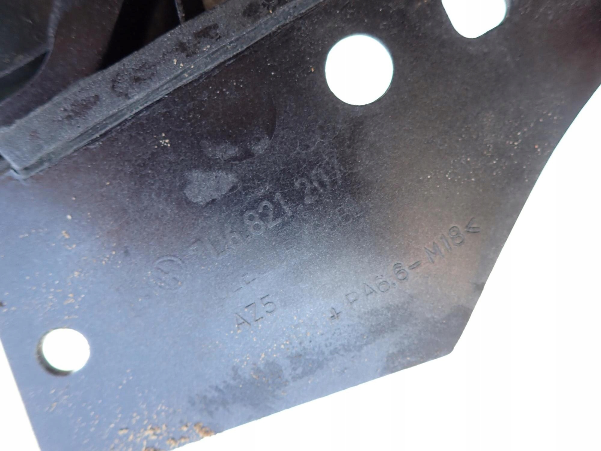 VW TOUAREG and 1 02-06 fender front front left
