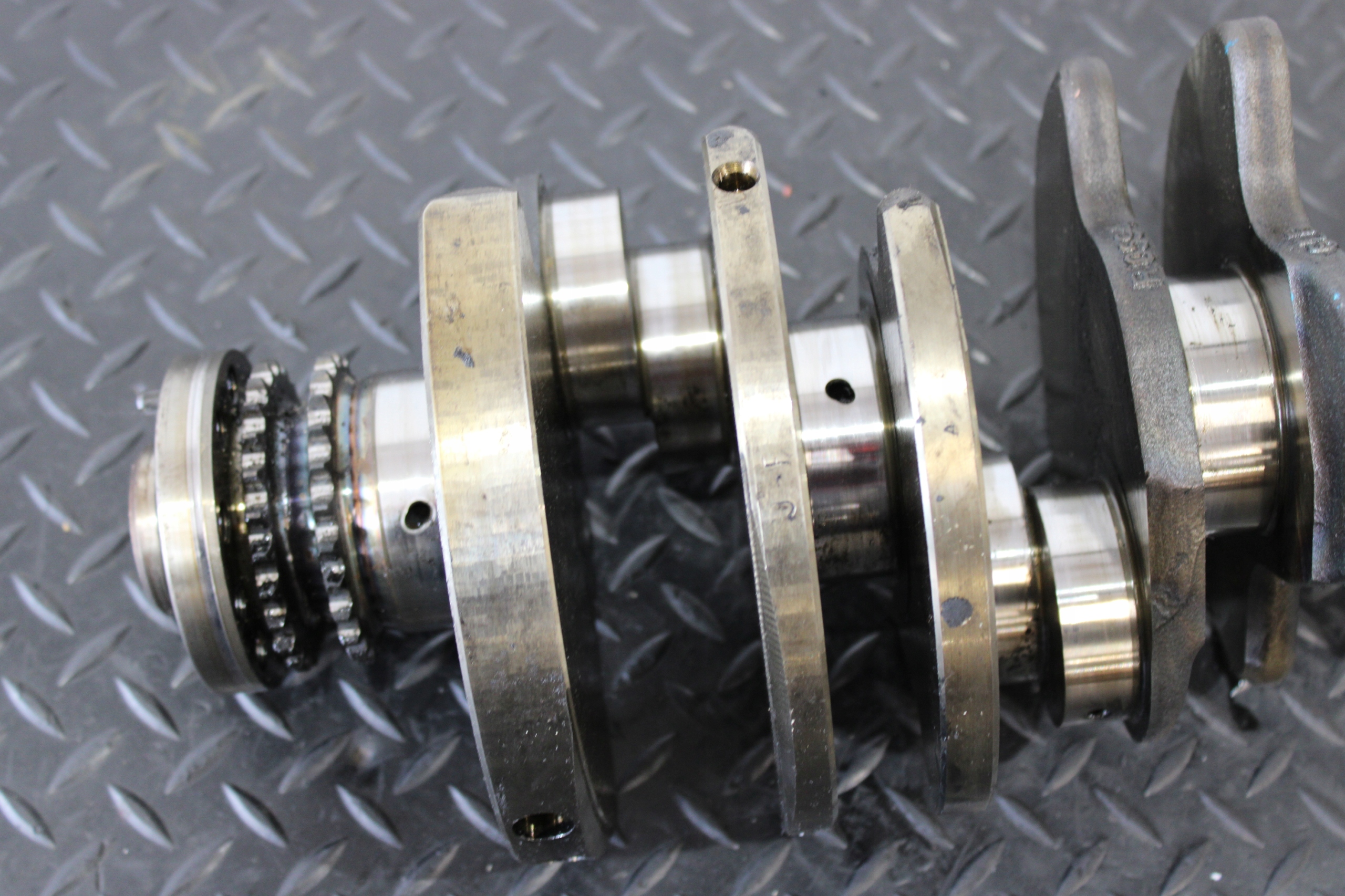 crank AUDI A6 C6 4F0 ASB 059101AH 3,0 TDI