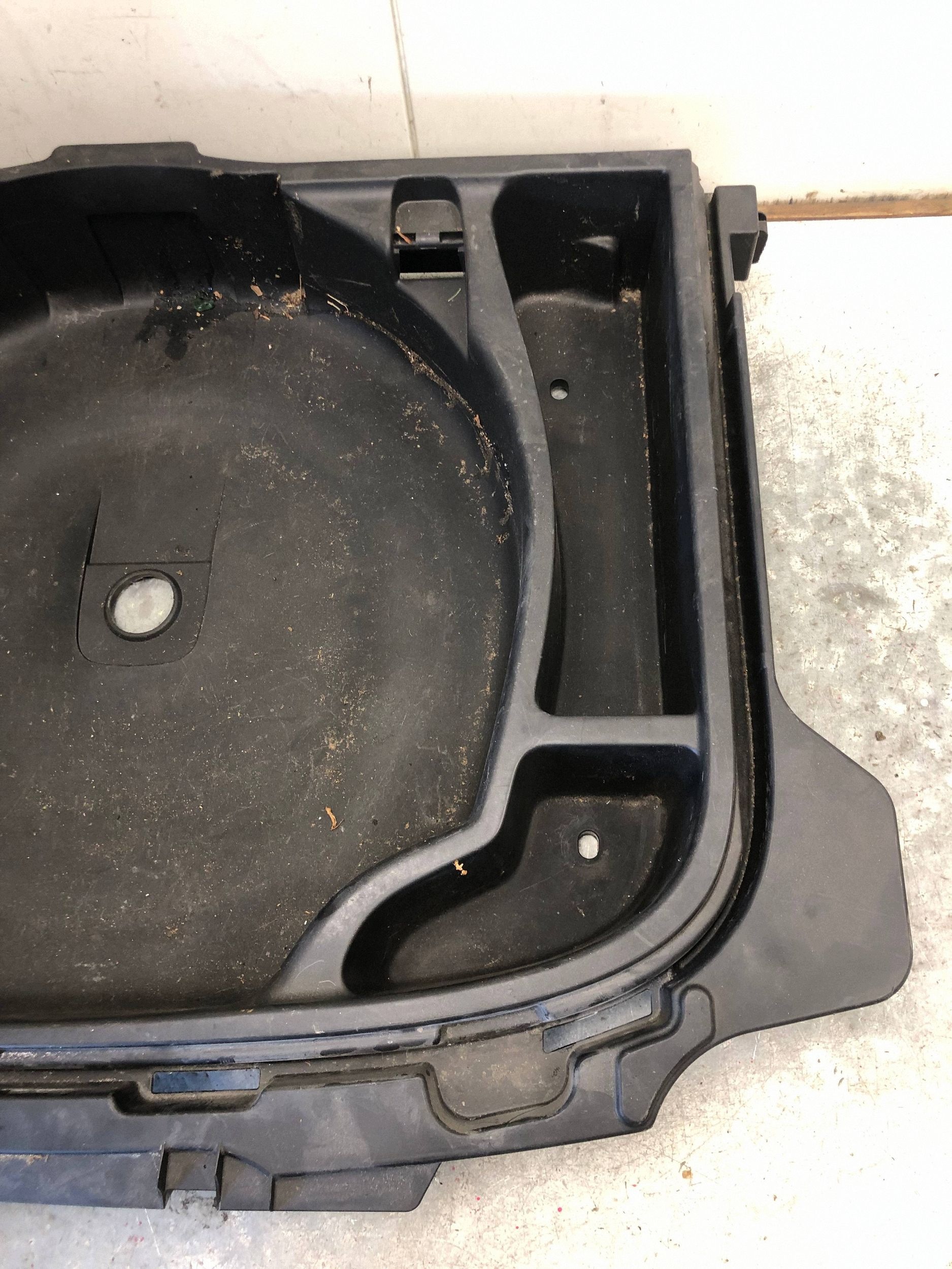 sump boot floor well VOLVO C30 LIFT