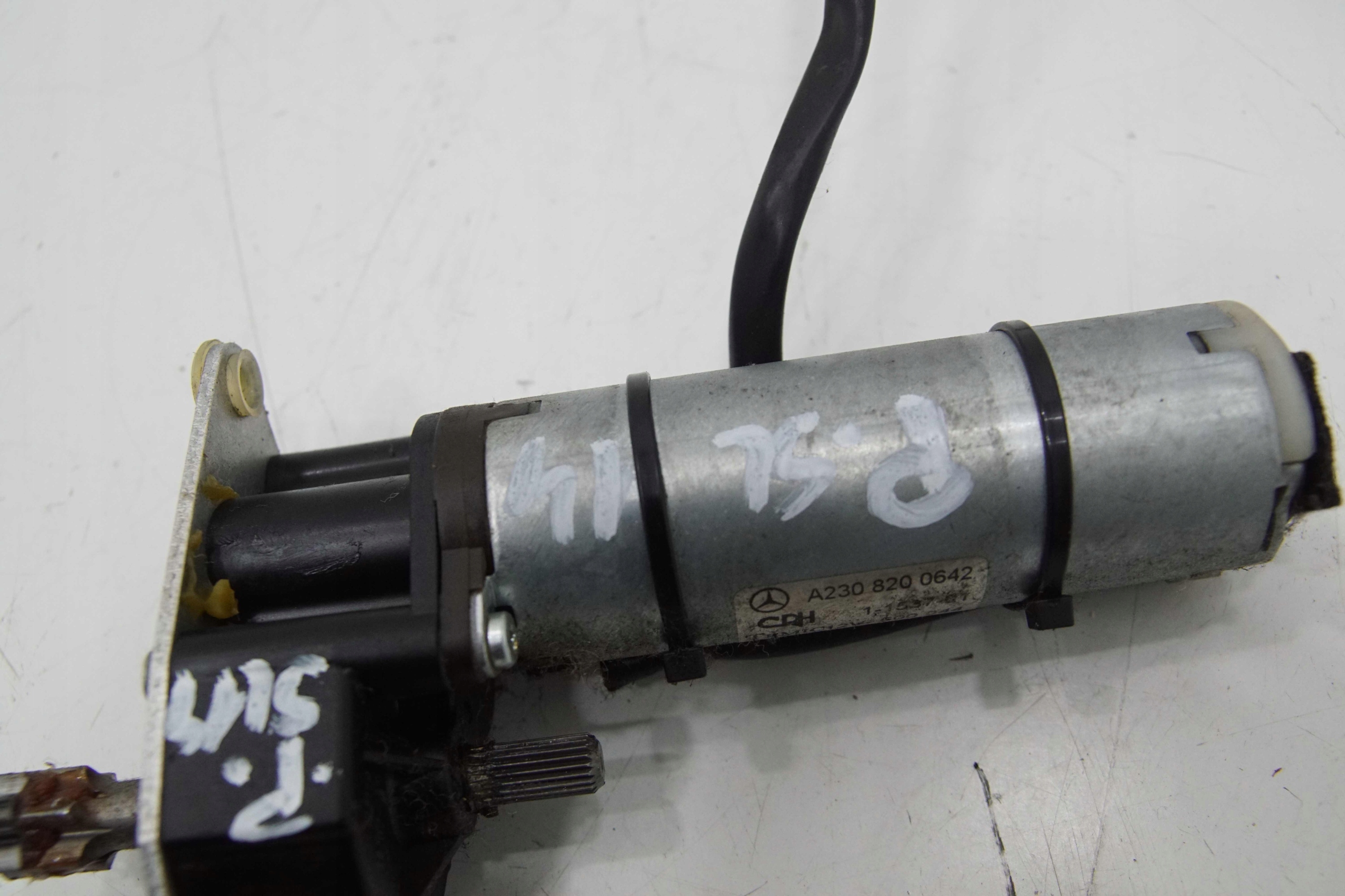 Правый SEAT MOTOR MERCEDES SL R230