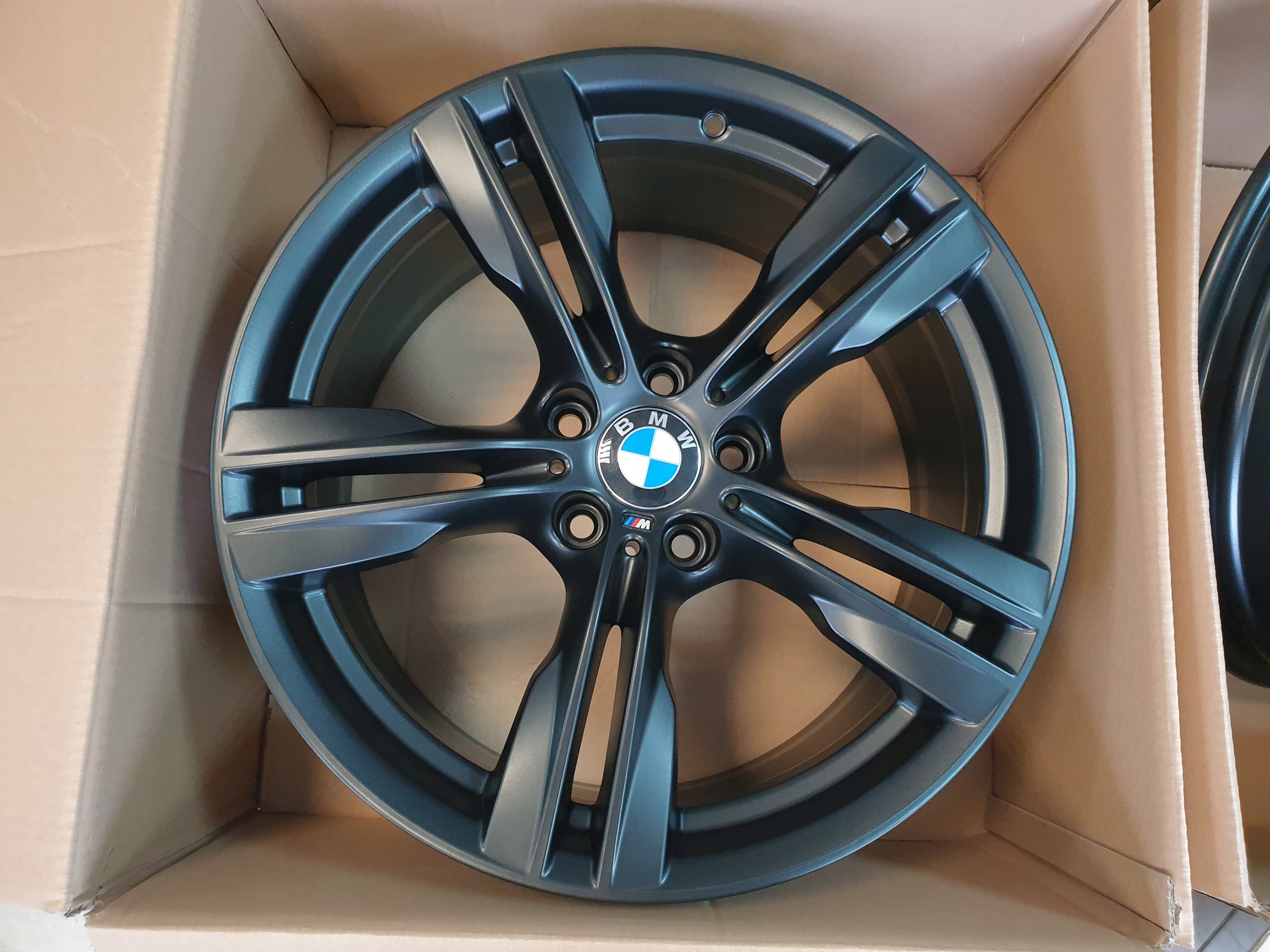 CZARNE FELGI 19 CALI 5x120 BMW X5 F15 E70 MATOWE Wzór pięcioramienne
