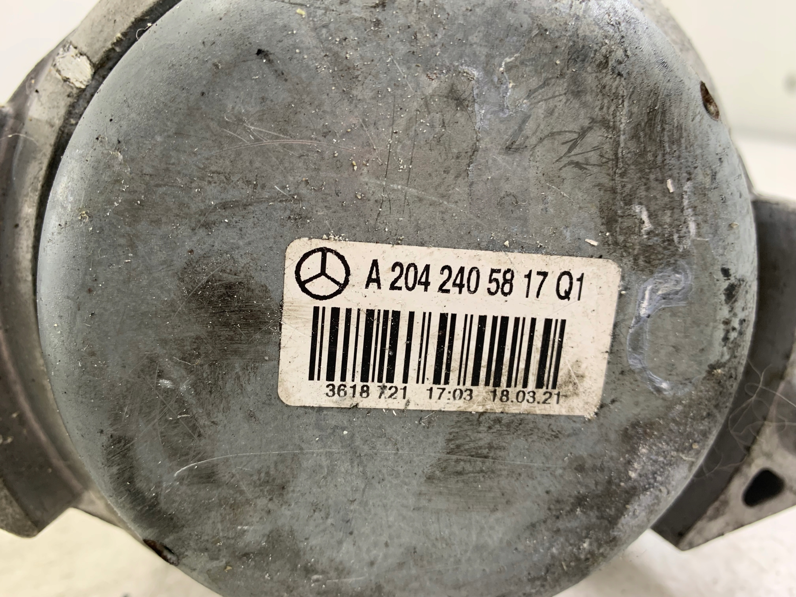 MERCEDES W212 3.0 CDI engine mount A2042405817