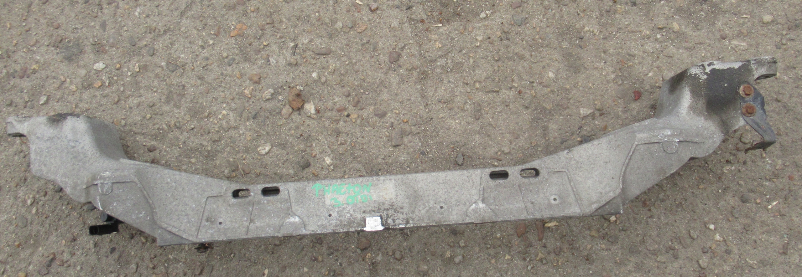 VW PHAETON 06R sider pillar front 3D0199215N