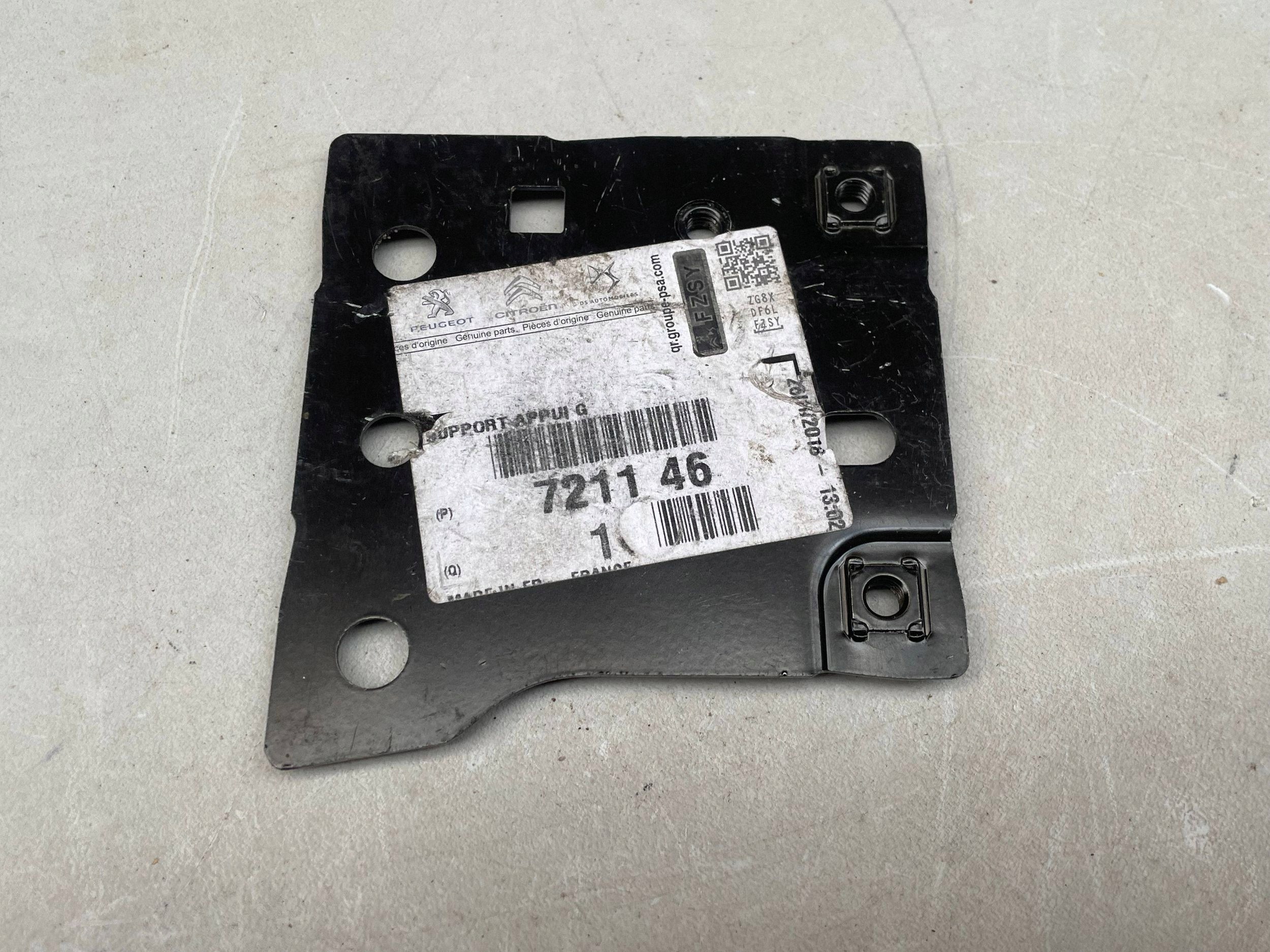 Console Aile Droite Avant PEUGEOT 208 II 721146 @A