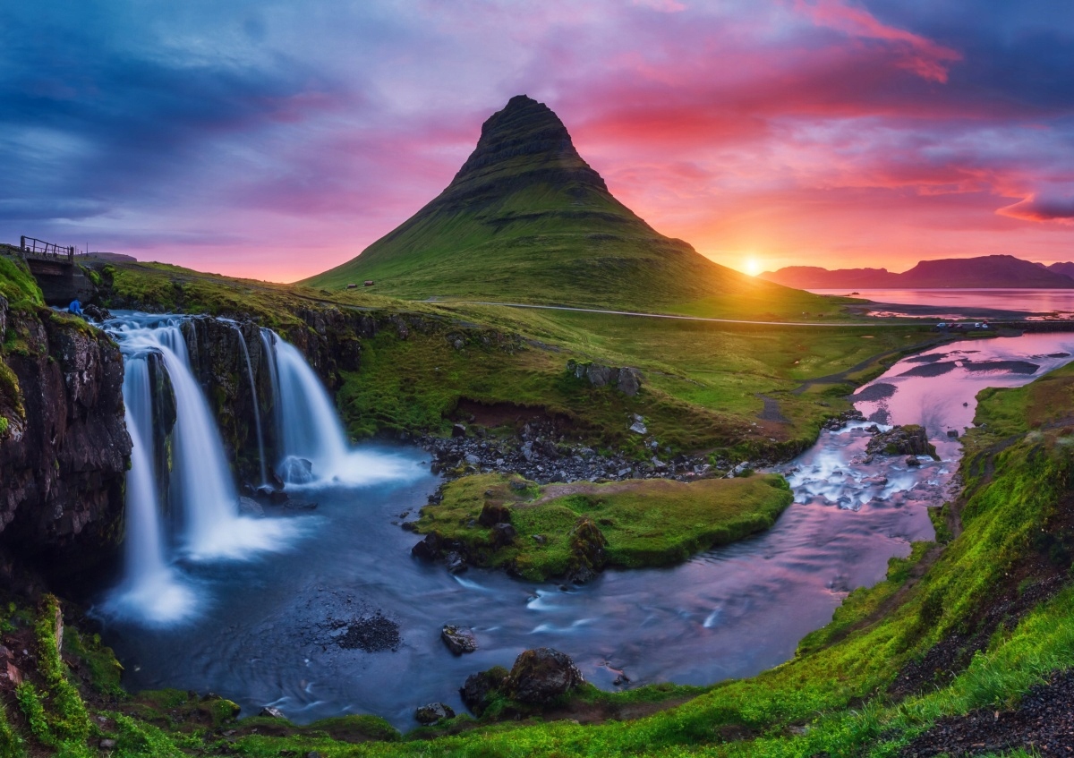 

Fototapeta Flizelinowa Wulkan Kirkjufell 208x146