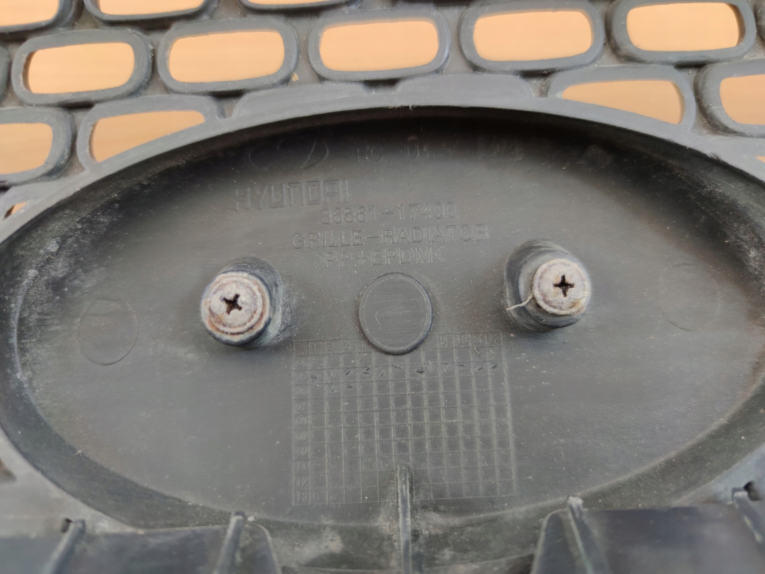 Hyundai OE 86561-17400 решетка радиатора
