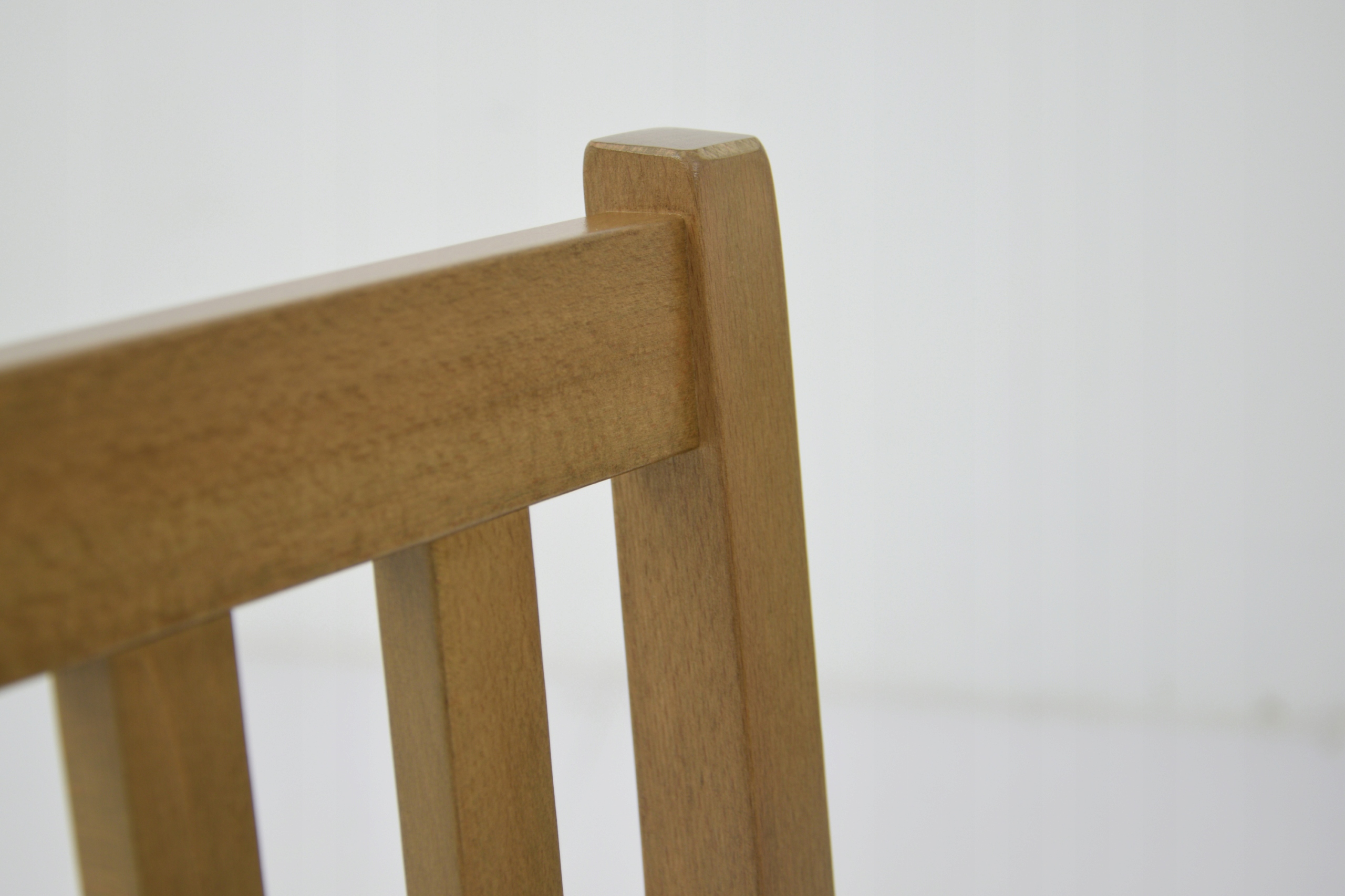 Klasyczne drewniane krzesło WYBÓR Głębokość mebla 40 cm