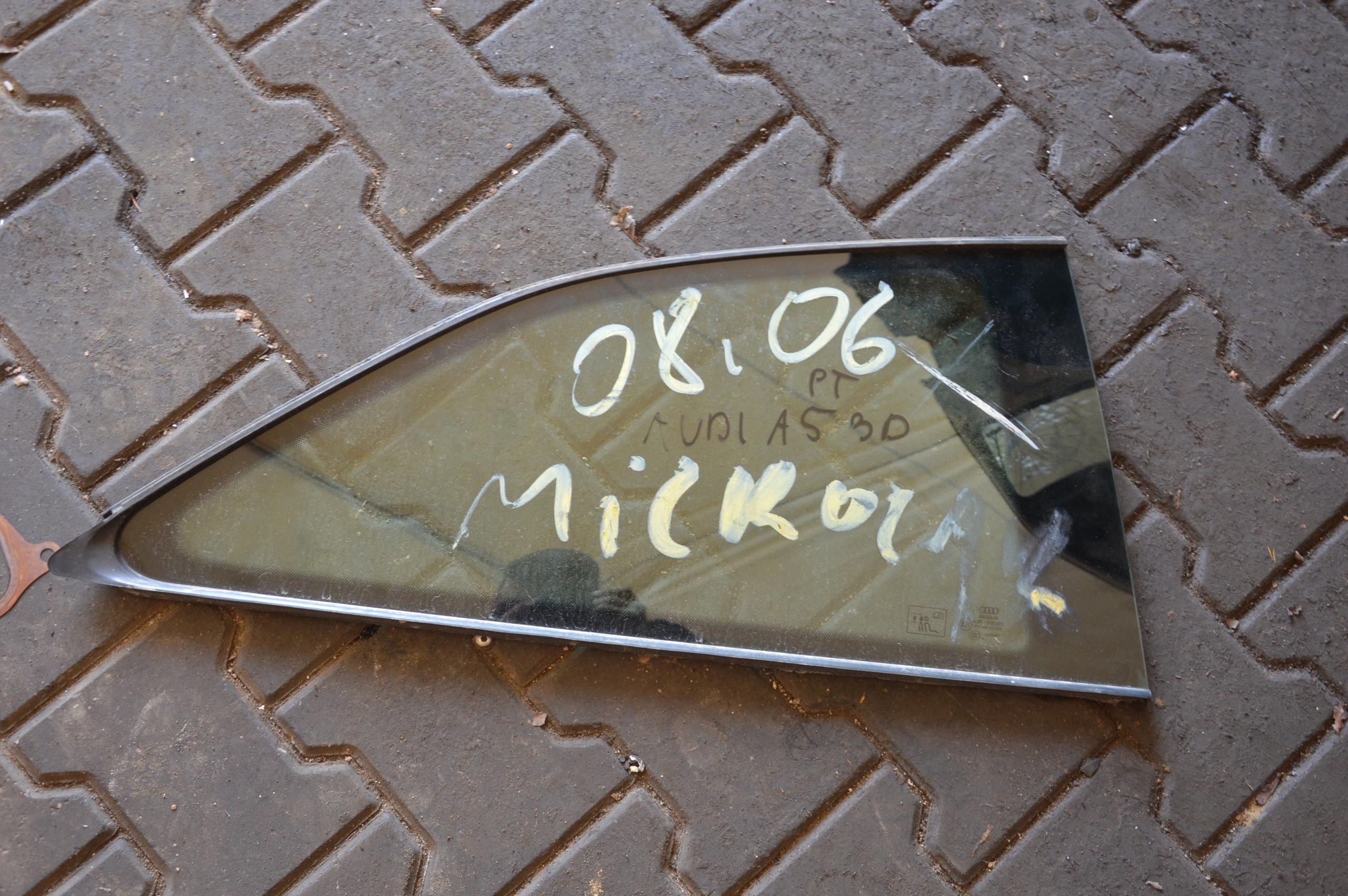 Audi A5 8T Coupe 3D кузовне скло правий задній