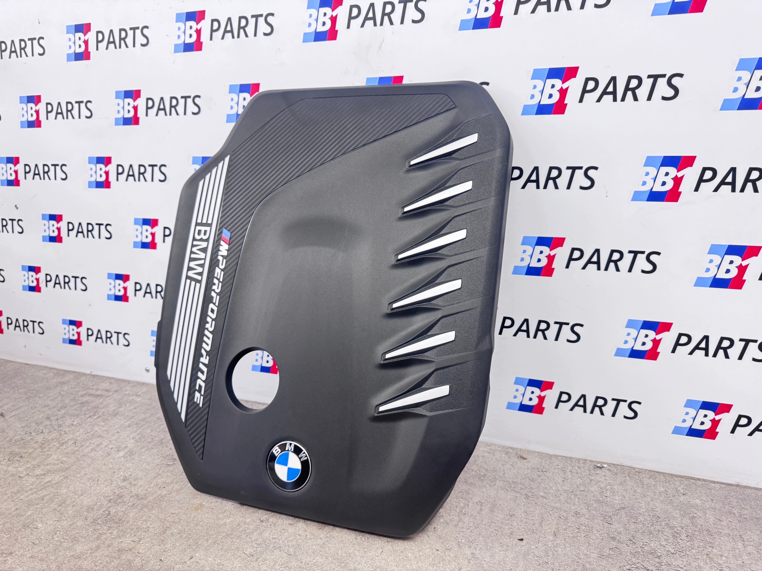 BMW G20 G21 cover engine housing cover nice M-PERFORMANCE 8598147