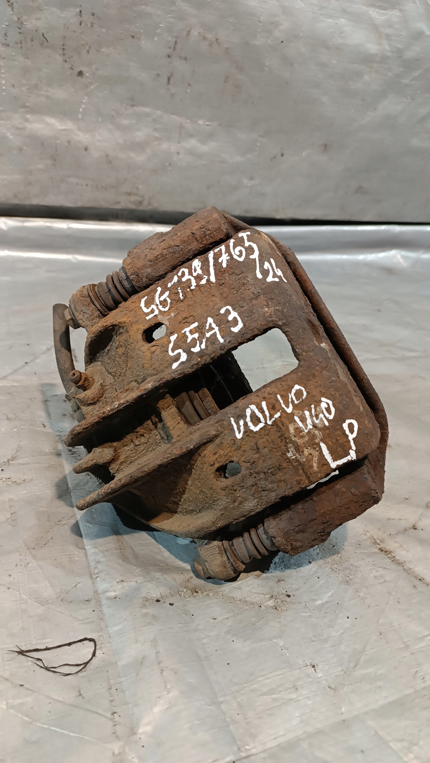 caliper brake VOLVO V40 left front 1.9D LIFT