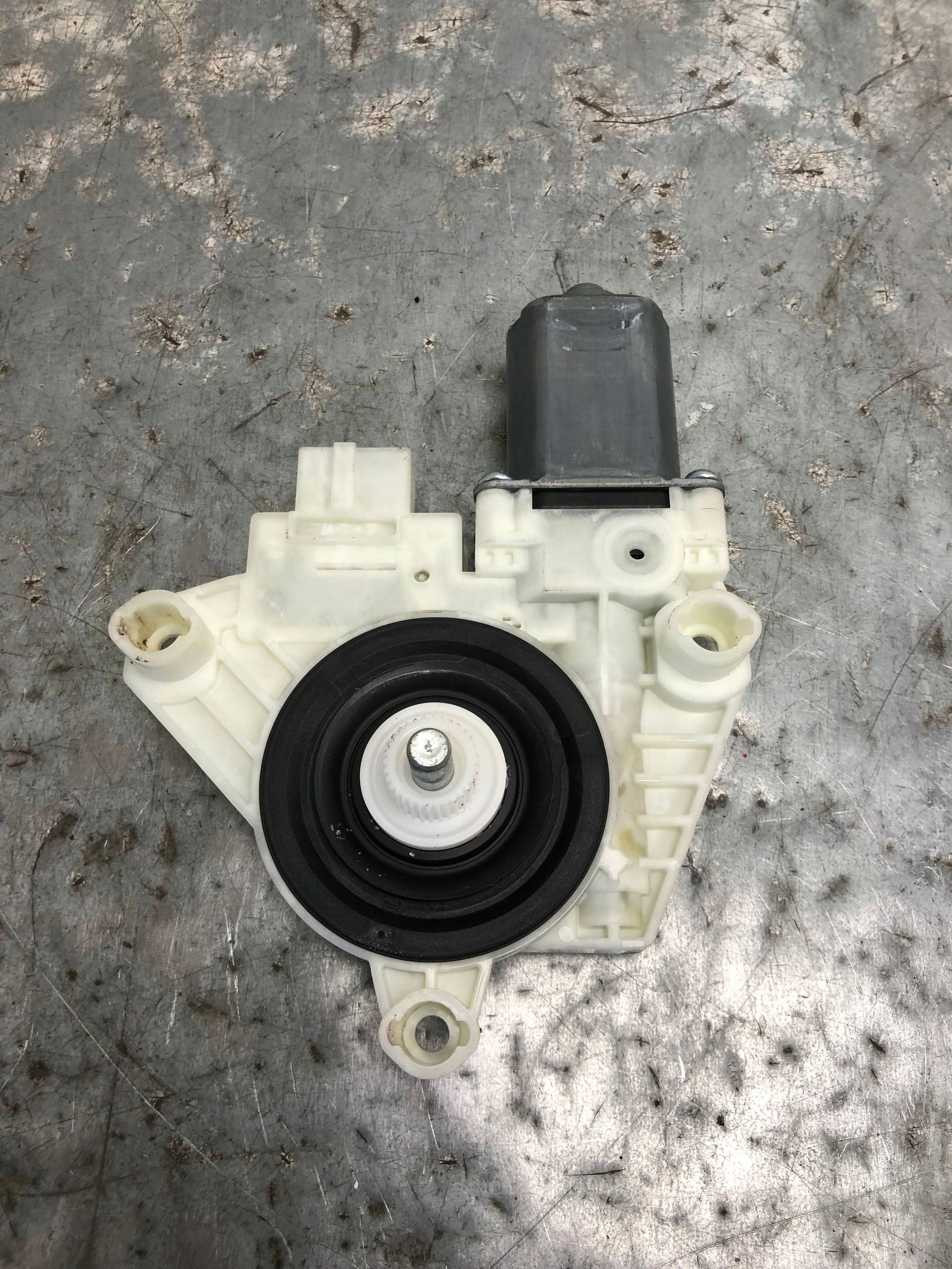 mini motor windows left front MERCEDES W205 KOMBI A2139069901