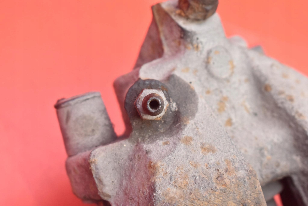 caliper brake right rear part VOLVO XC90 2.4 D5 AWD 02-06