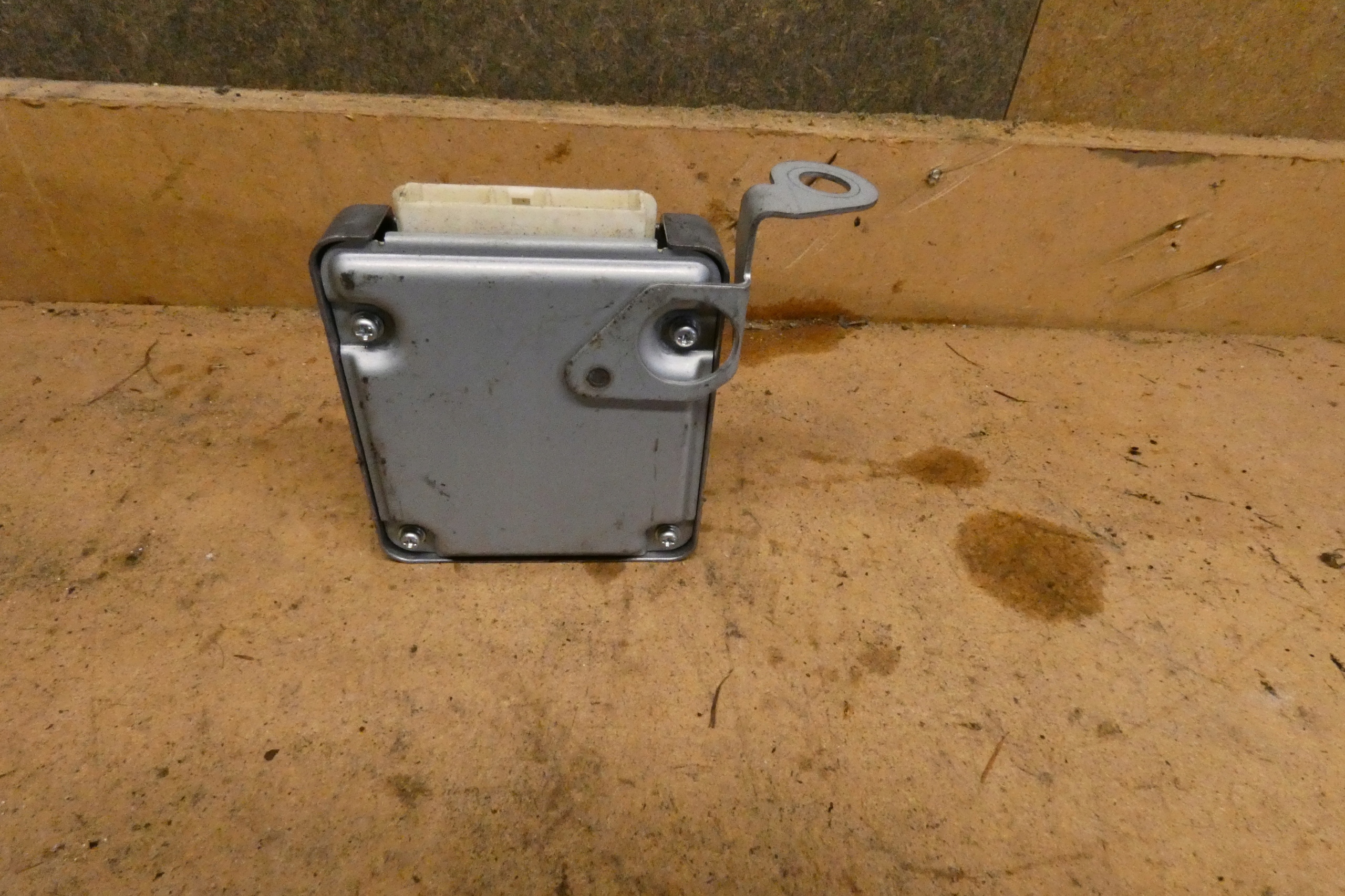 module control unit Toyota RAV4 88150-42021