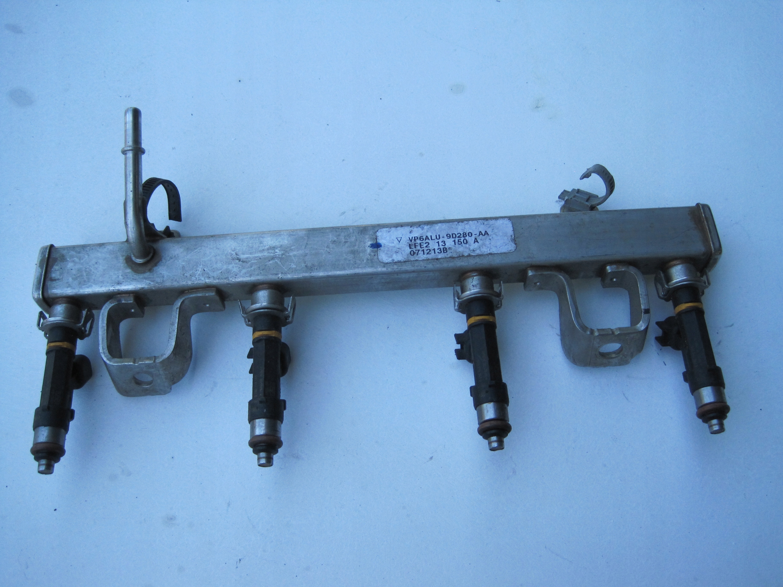 Rampe injection MAZDA MX5 2.0i VP6ALU-9D280-AA
