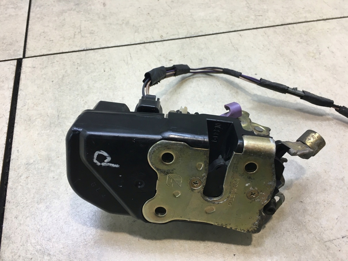 lock door left front VOYAGER IV 4 PIN
