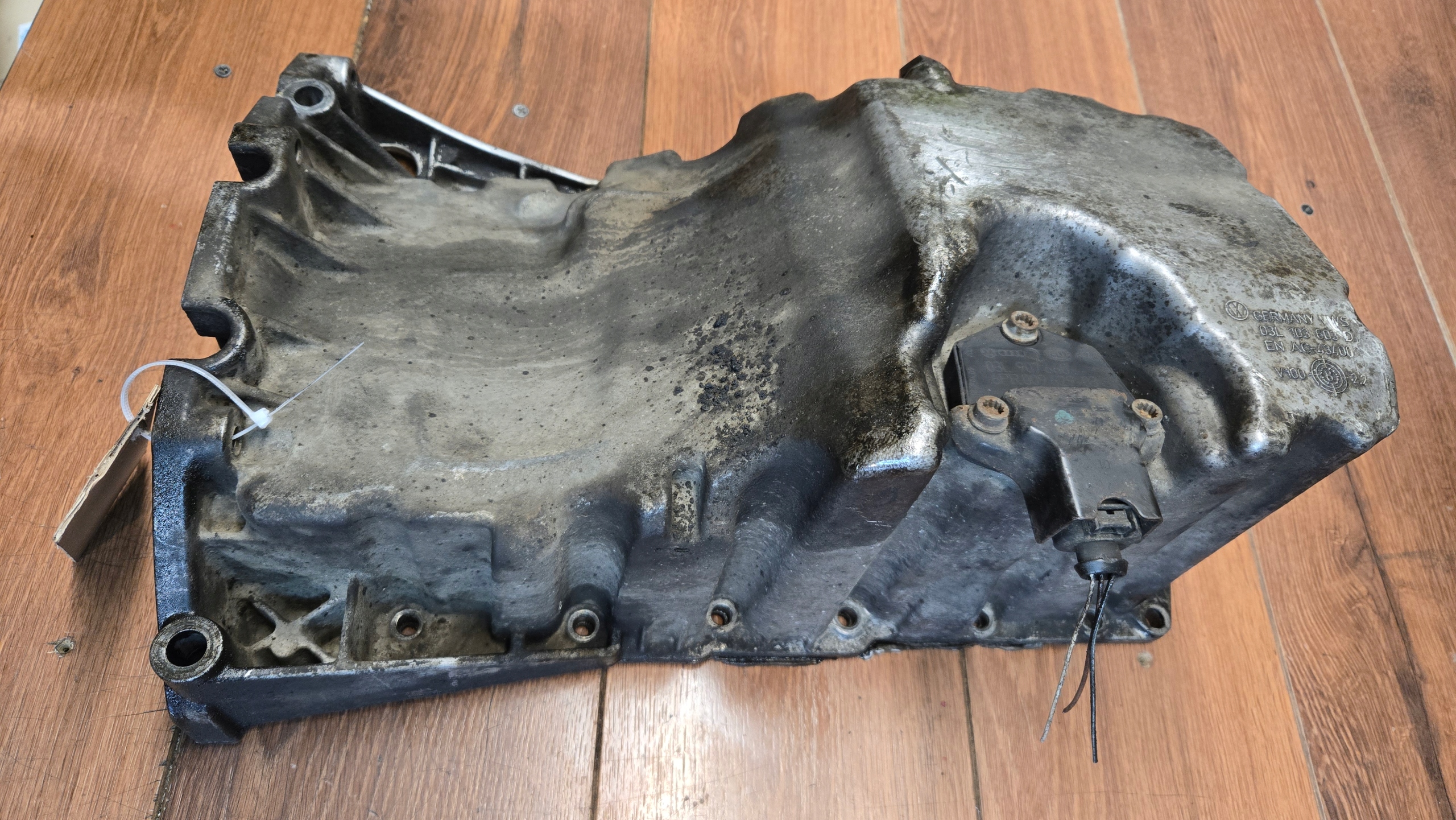 AUDI A4 B8 A5 Q5 8R LIFT A6 C7 Ölwanne Sensor 2.0 TDI CGL 03l103603d