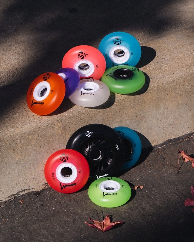 KOŁA ŚWIECĄCE DO ROLEK LUMINOUS RED 80MM Marka Luminous